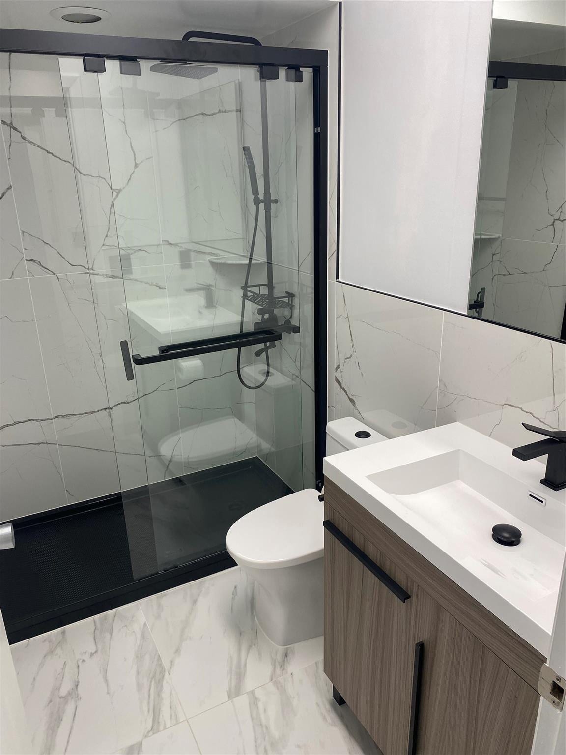 9760 NW 18th Drive, Plantation, FL 33322 second bath
