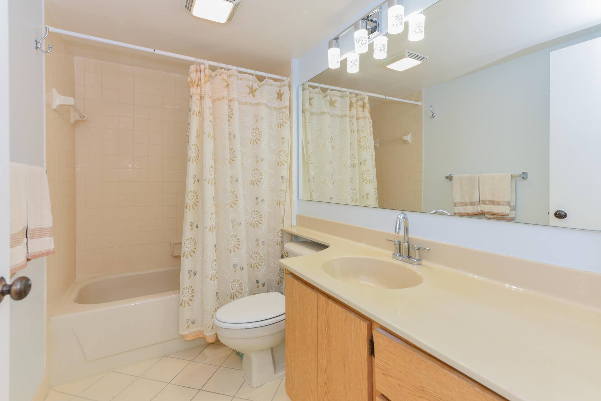 601 S Seas Dr_#303_MArina Brier_26