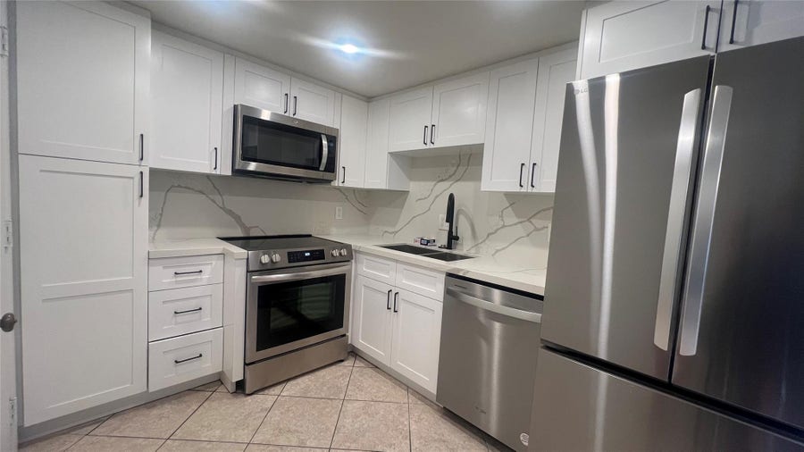 Property photo for 4000 N Hills Drive, #28, Hollywood, FL