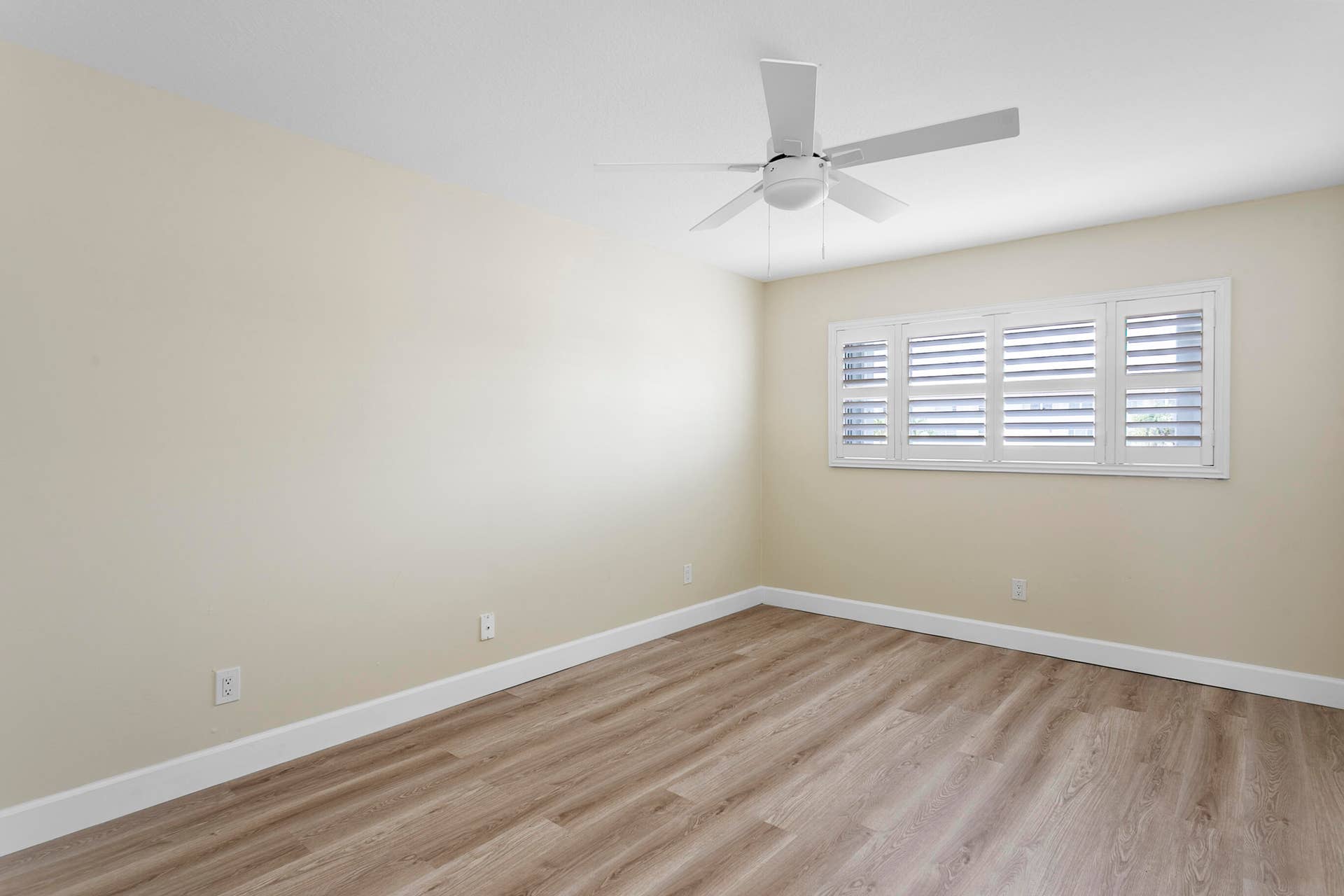111 Shore Court, #203, North Palm Beach, FL 33408 IMG_0064