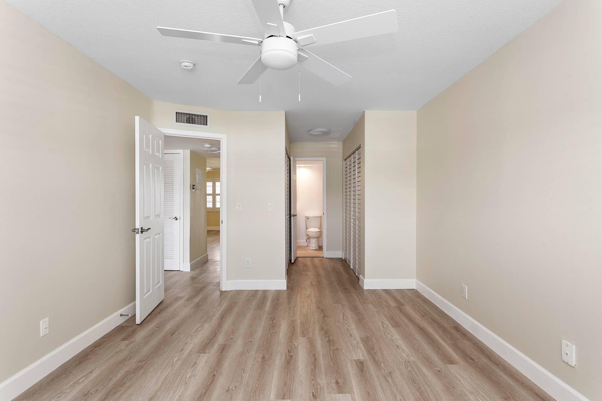 111 Shore Court, #203, North Palm Beach, FL 33408 IMG_0073