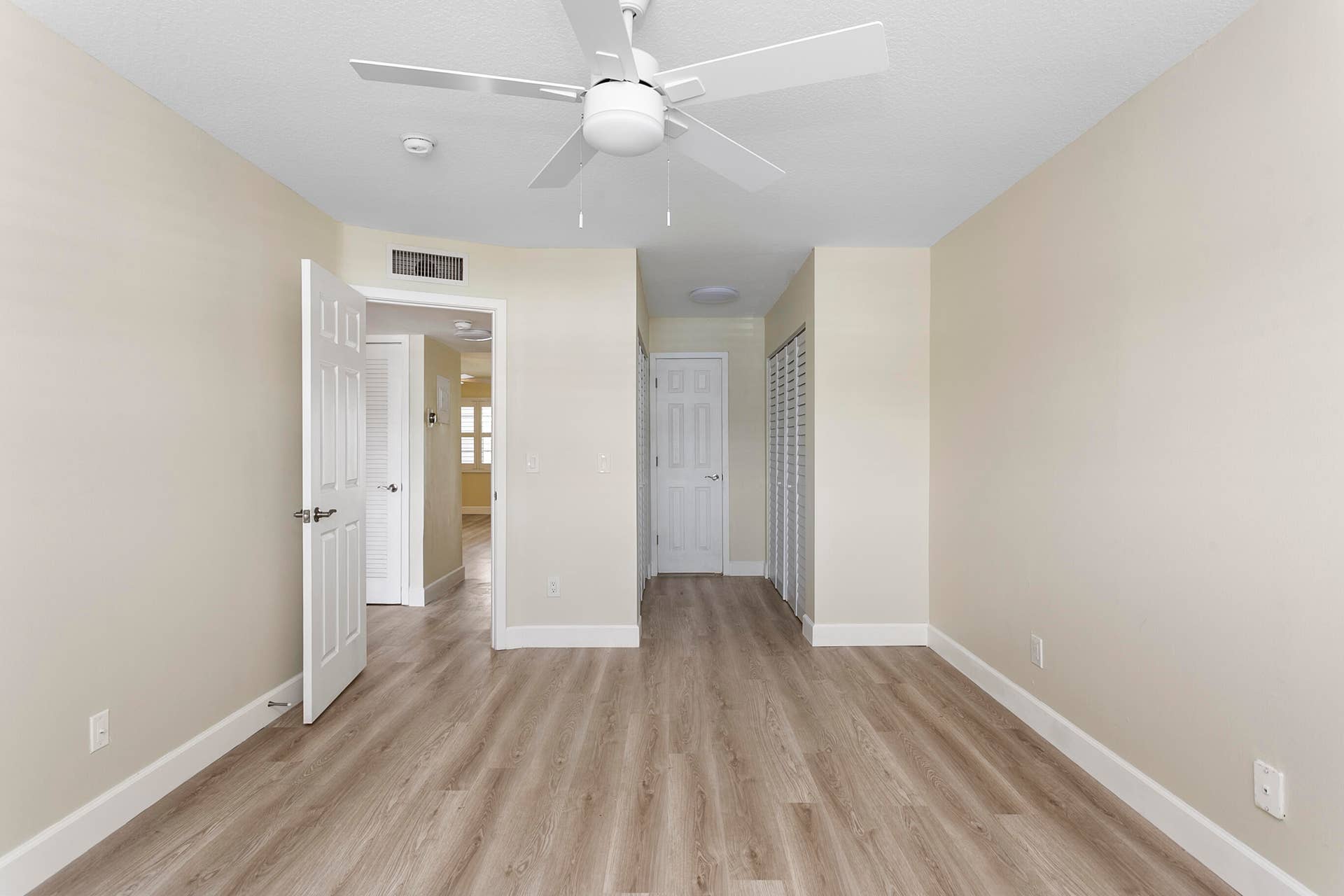 111 Shore Court, #203, North Palm Beach, FL 33408 IMG_0078