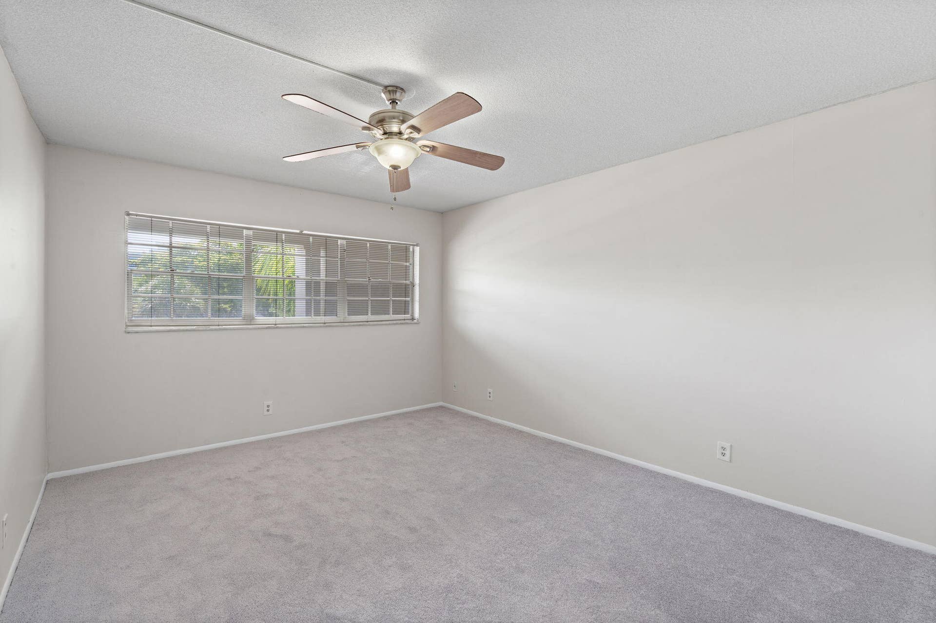 20-web-or-mls-2650 S Course Dr 308 Pompa
