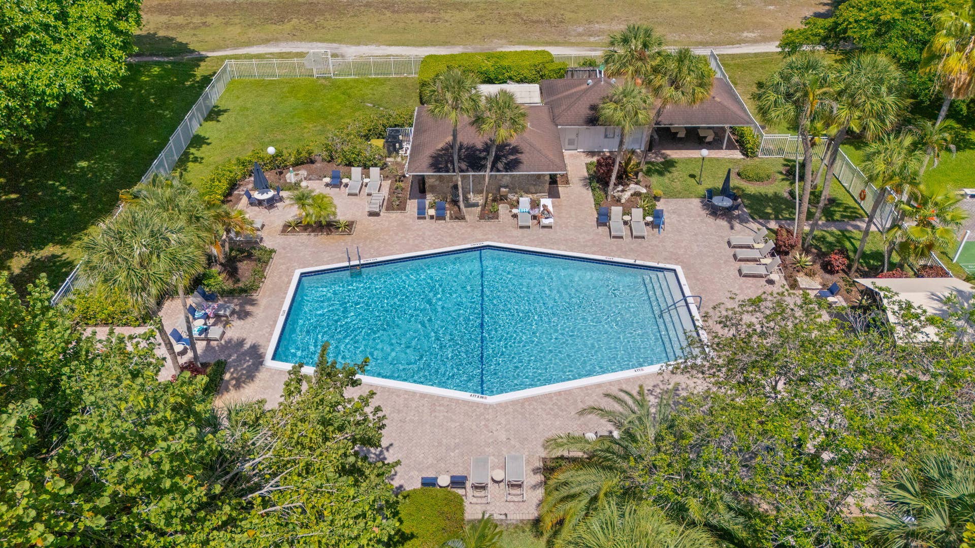 37-web-or-mls-2650 S Course Dr 308 Pompa