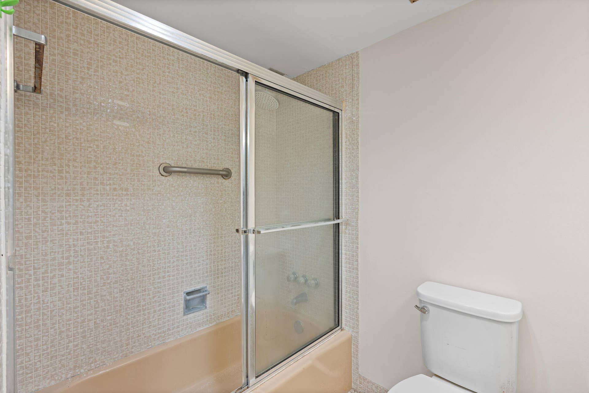 26-web-or-mls-2650 S Course Dr 308 Pompa
