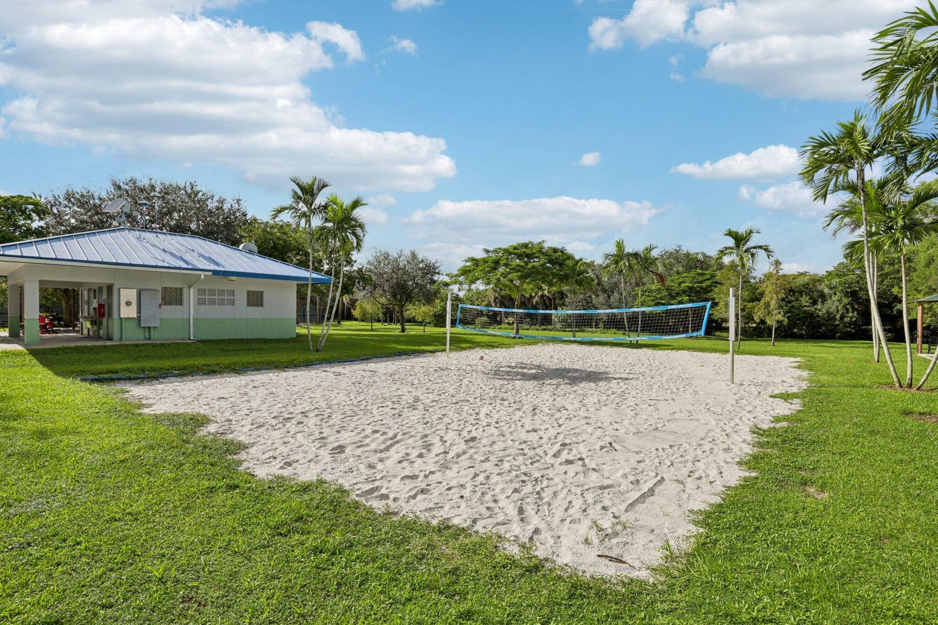 58-web-or-mls-W Palm Aire Dr 106-2009-90