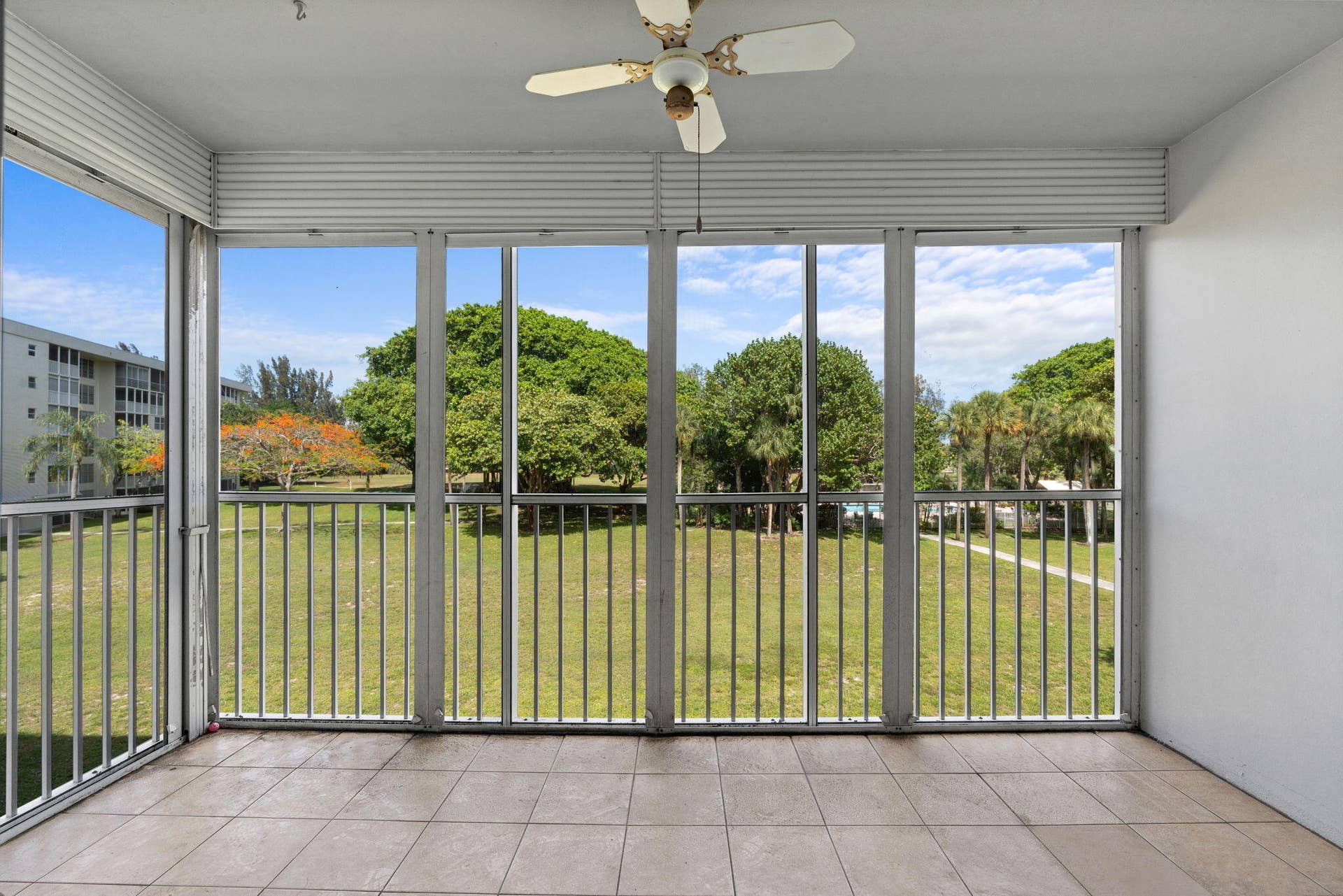 15-web-or-mls-2650 S Course Dr 308 Pompa