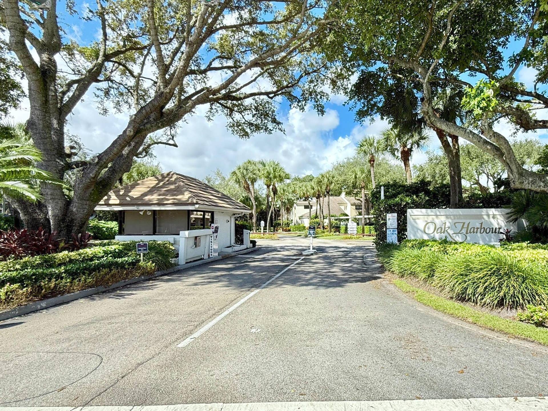 811 Oak Harbour Drive, Juno Beach, FL 33408 Gated Entrance