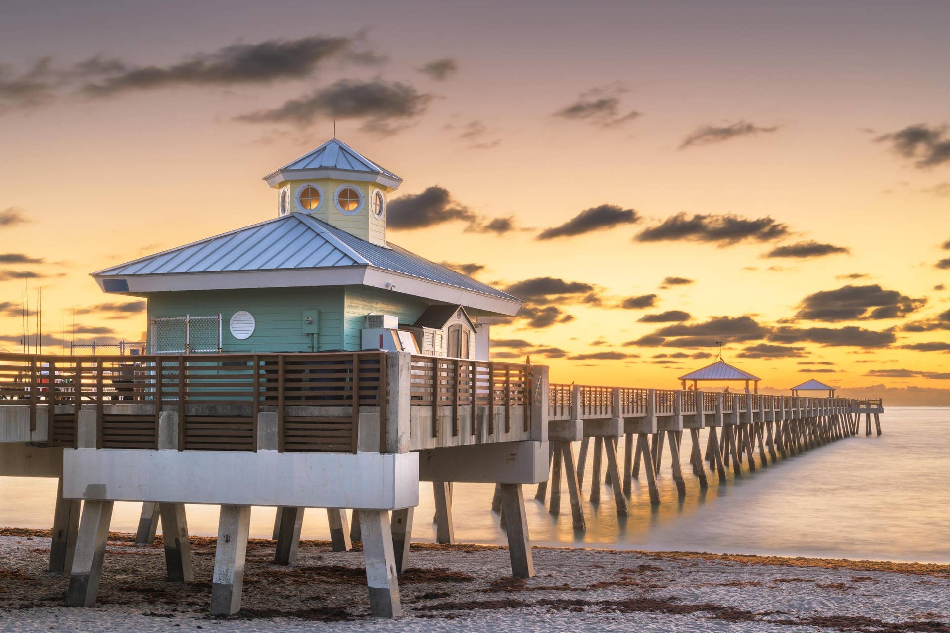 811 Oak Harbour Drive, Juno Beach, FL 33408 Juno Pier 1-min