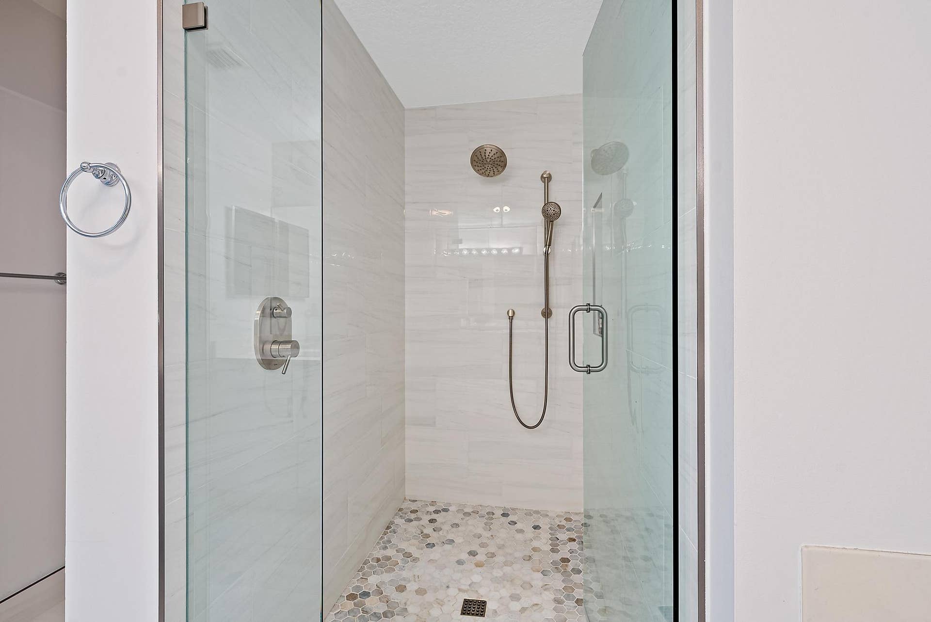811 Oak Harbour Drive, Juno Beach, FL 33408 Primary/Master Bath