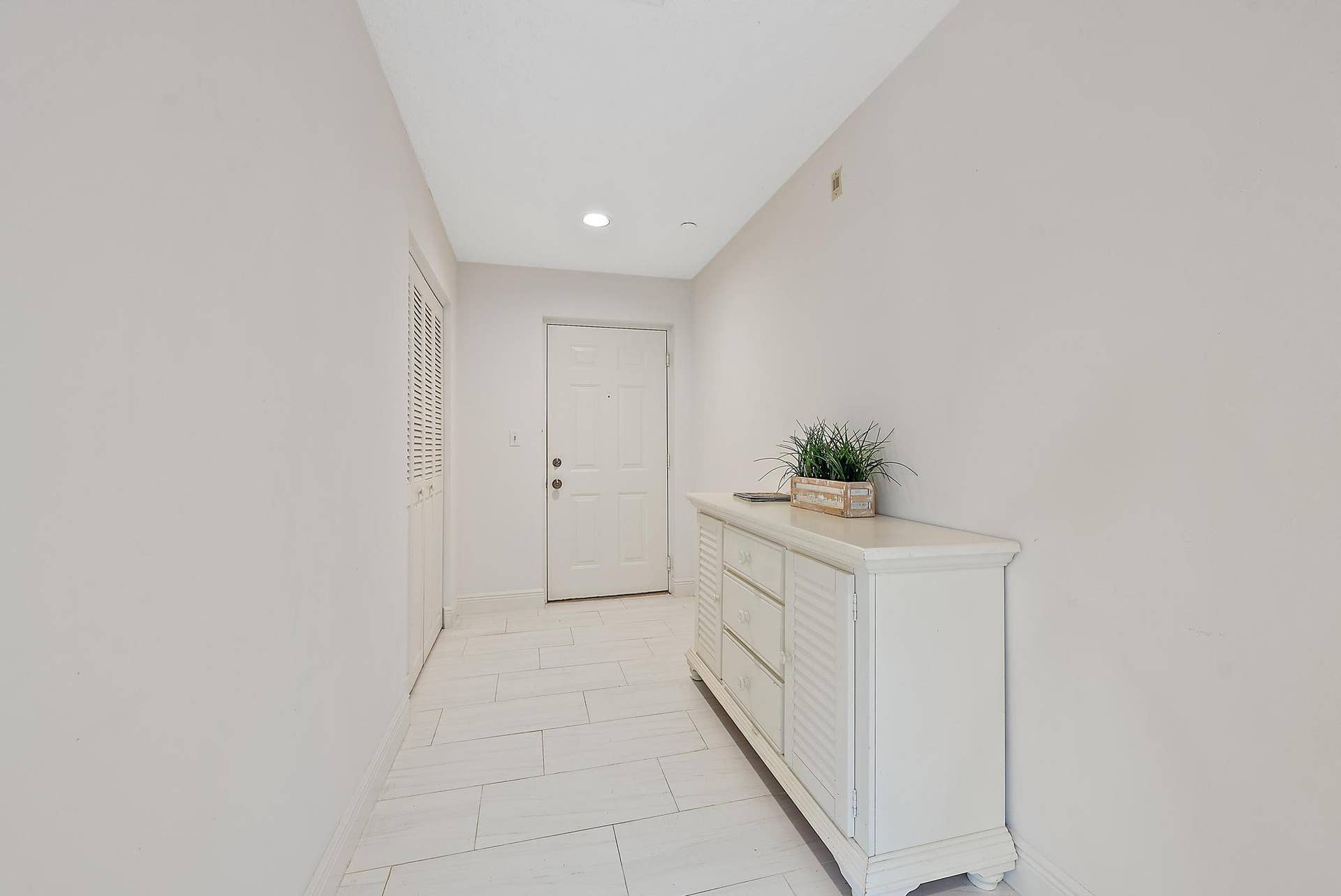 811 Oak Harbour Drive, Juno Beach, FL 33408 Foyer