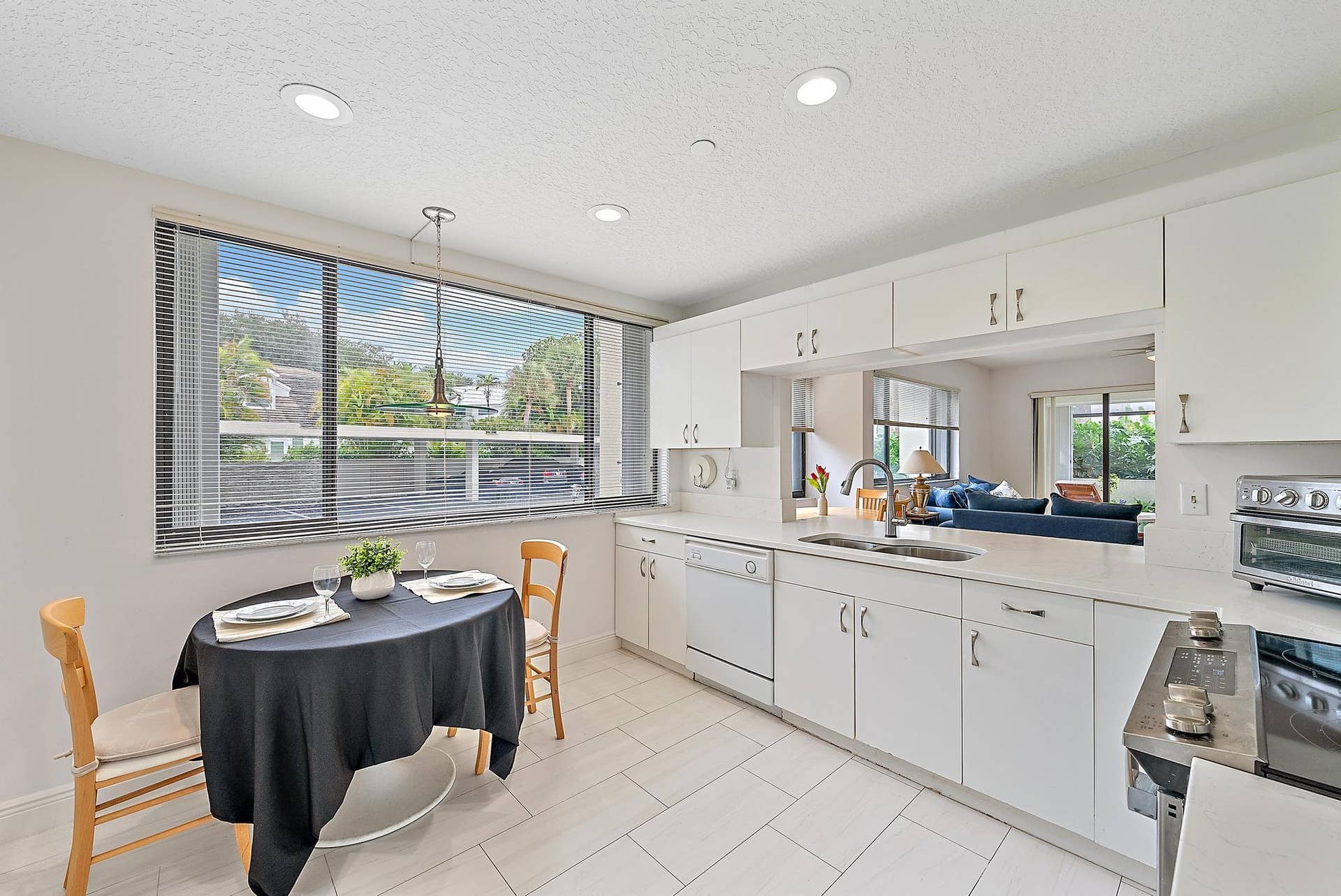 811 Oak Harbour Drive, Juno Beach, FL 33408 Kitchen