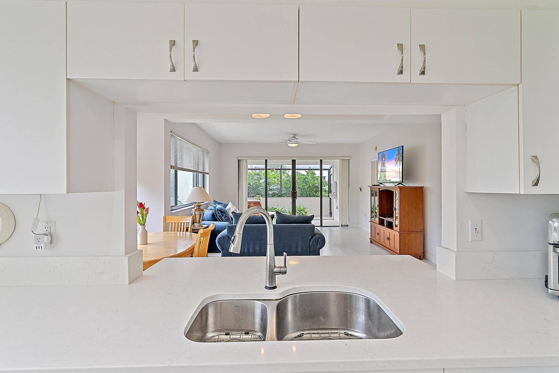 811 Oak Harbour Drive, Juno Beach, FL 33408 Kitchen
