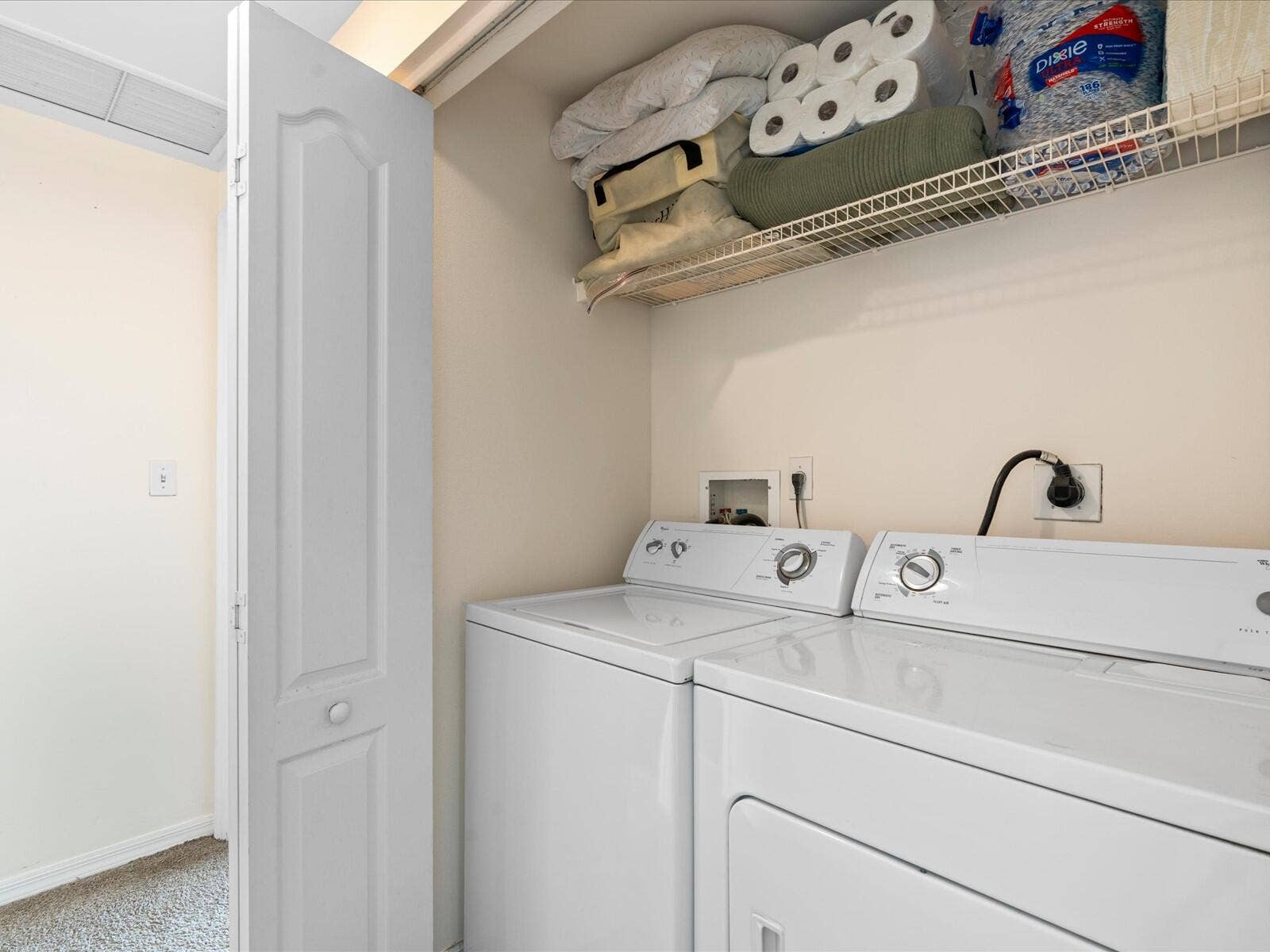 100 N Federal Highway, #736, Fort Lauderdale, Fort Lauderdale, FL 33301 21-Laundry