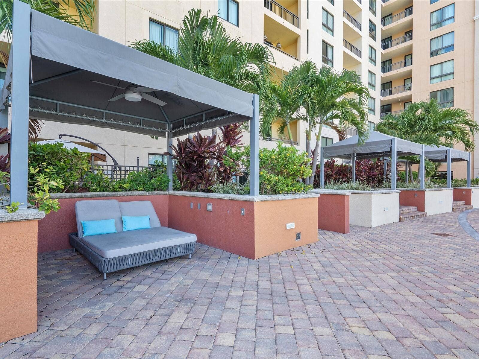 100 N Federal Highway, #736, Fort Lauderdale, Fort Lauderdale, FL 33301 63-Community Pool