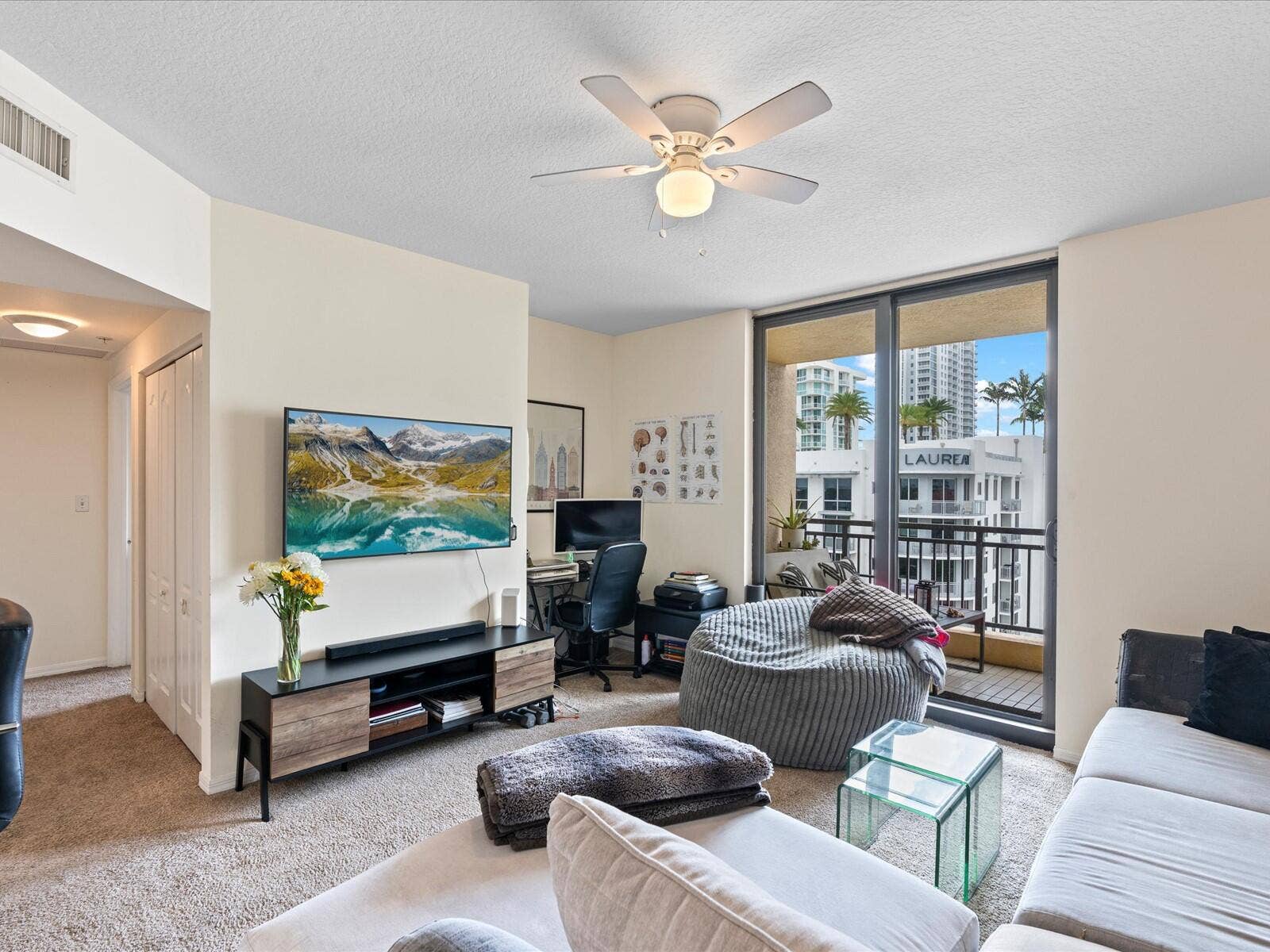 100 N Federal Highway, #736, Fort Lauderdale, Fort Lauderdale, FL 33301 06-Living