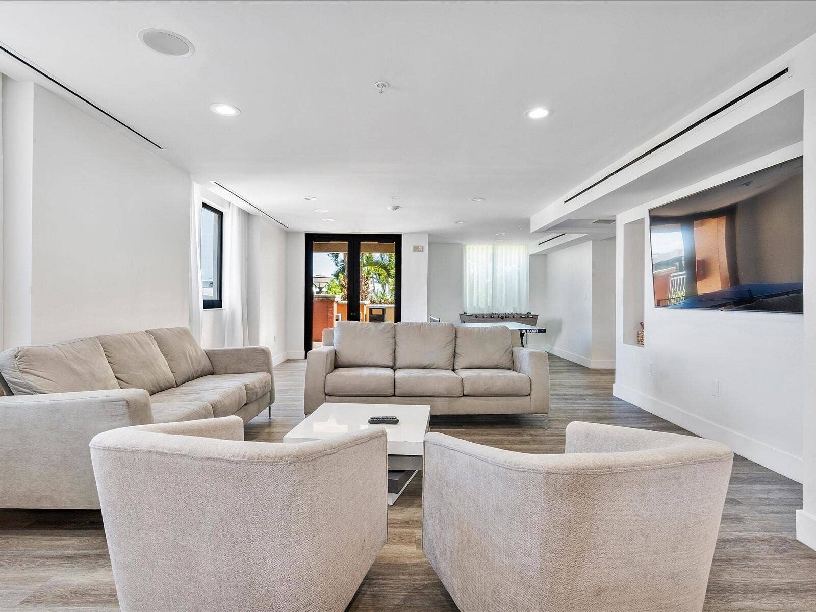 100 N Federal Highway, #736, Fort Lauderdale, Fort Lauderdale, FL 33301 50-Common Area