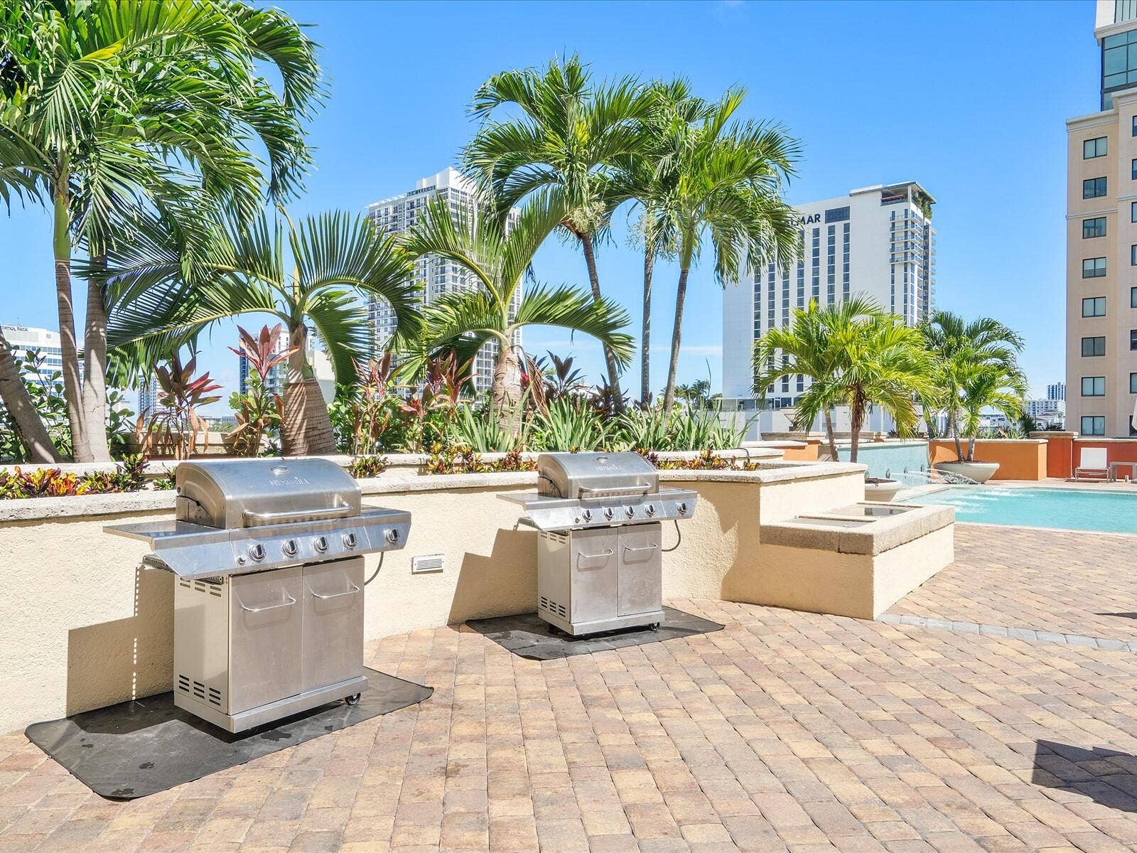 100 N Federal Highway, #736, Fort Lauderdale, Fort Lauderdale, FL 33301 59-Community Pool