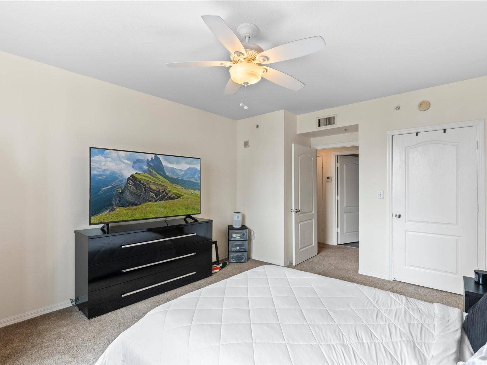 100 N Federal Highway, #736, Fort Lauderdale, Fort Lauderdale, FL 33301 25-Bedroom