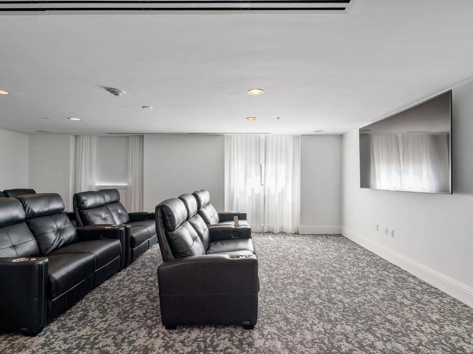 100 N Federal Highway, #736, Fort Lauderdale, Fort Lauderdale, FL 33301 44-Theatre