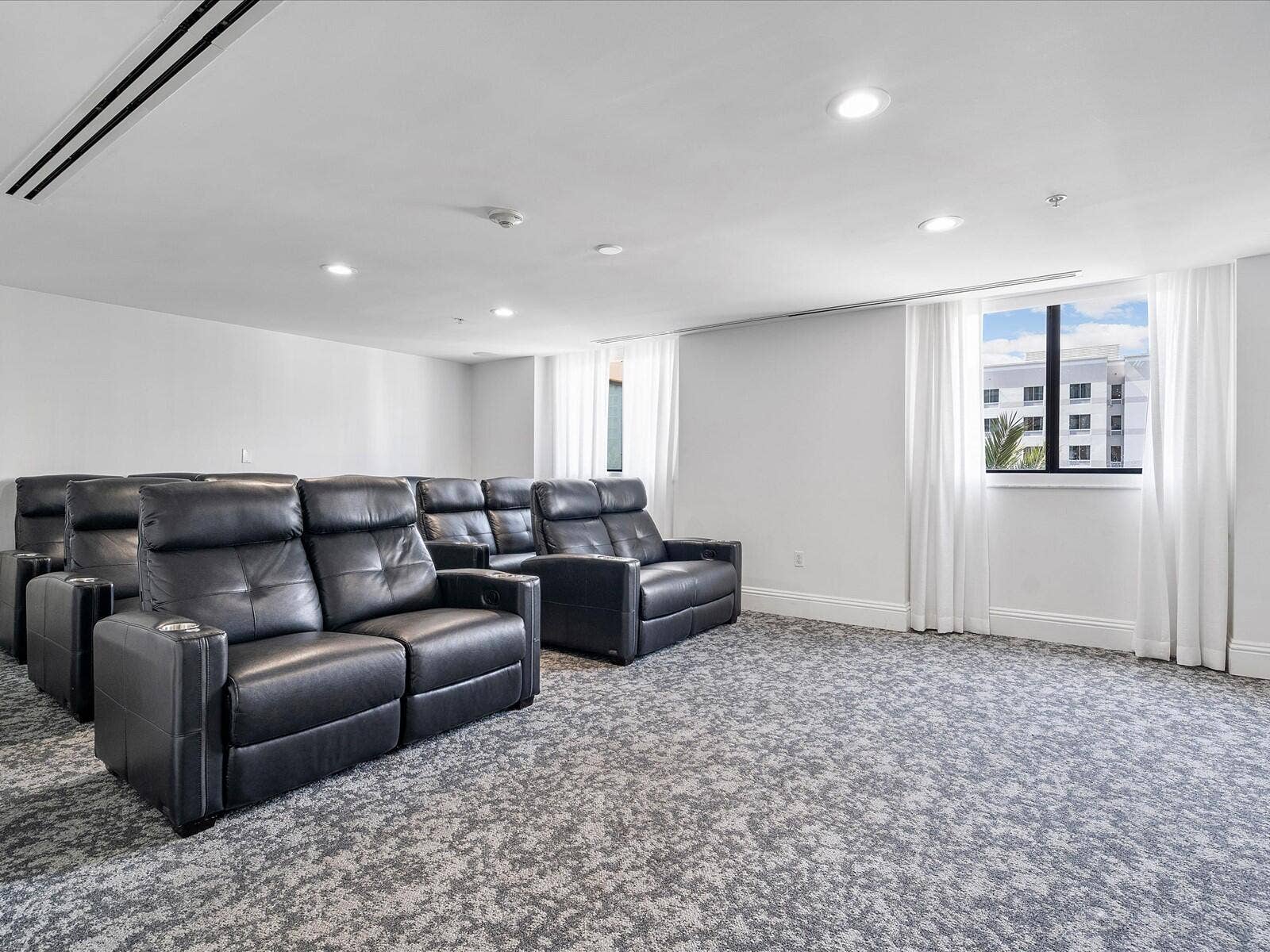 100 N Federal Highway, #736, Fort Lauderdale, Fort Lauderdale, FL 33301 42-Theatre