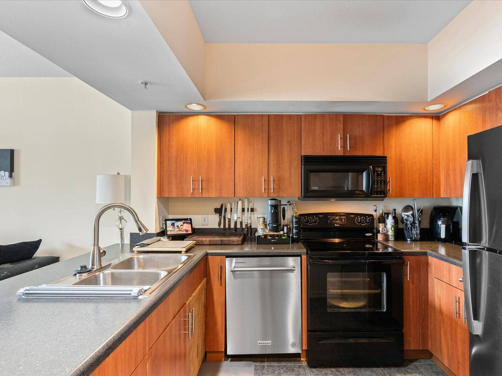 100 N Federal Highway, #736, Fort Lauderdale, Fort Lauderdale, FL 33301 12-Kitchen