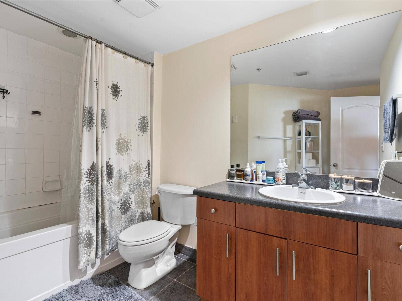 100 N Federal Highway, #736, Fort Lauderdale, Fort Lauderdale, FL 33301 22-Bathroom