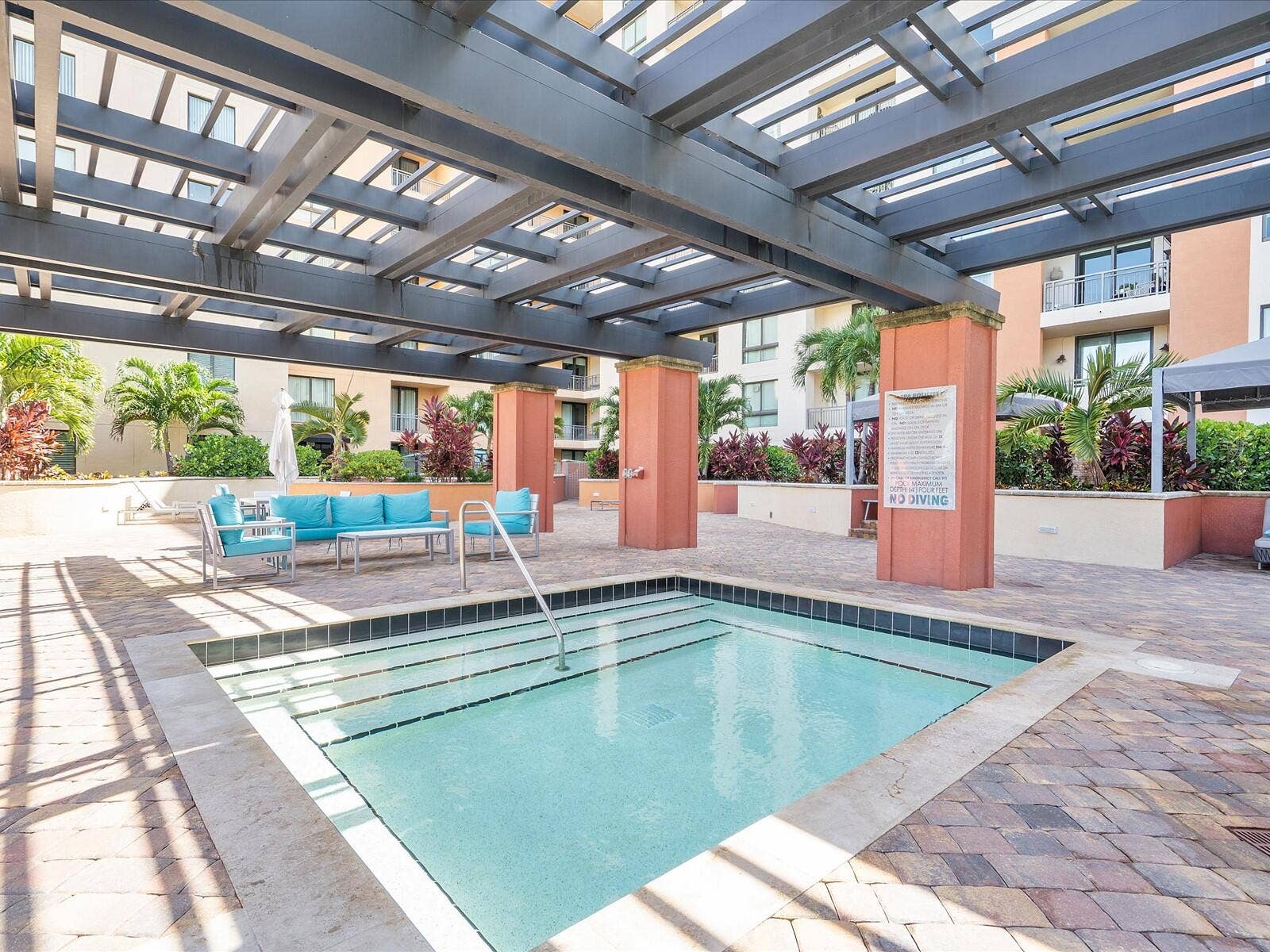 100 N Federal Highway, #736, Fort Lauderdale, Fort Lauderdale, FL 33301 61-Community Pool