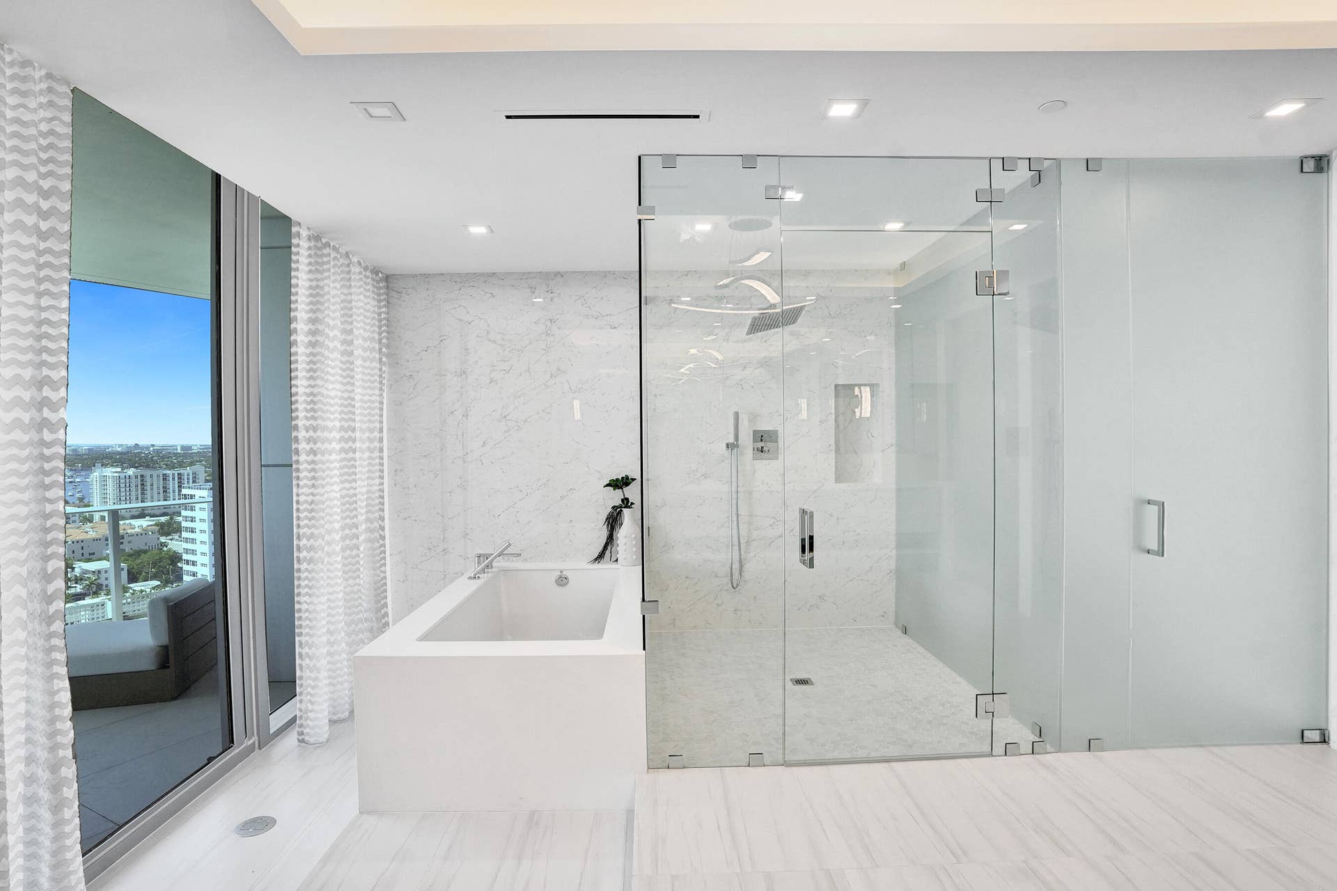 701 N Fort Lauderdale Beach Boulevard, #A1, Fort Lauderdale, FL 33304 DSC04403