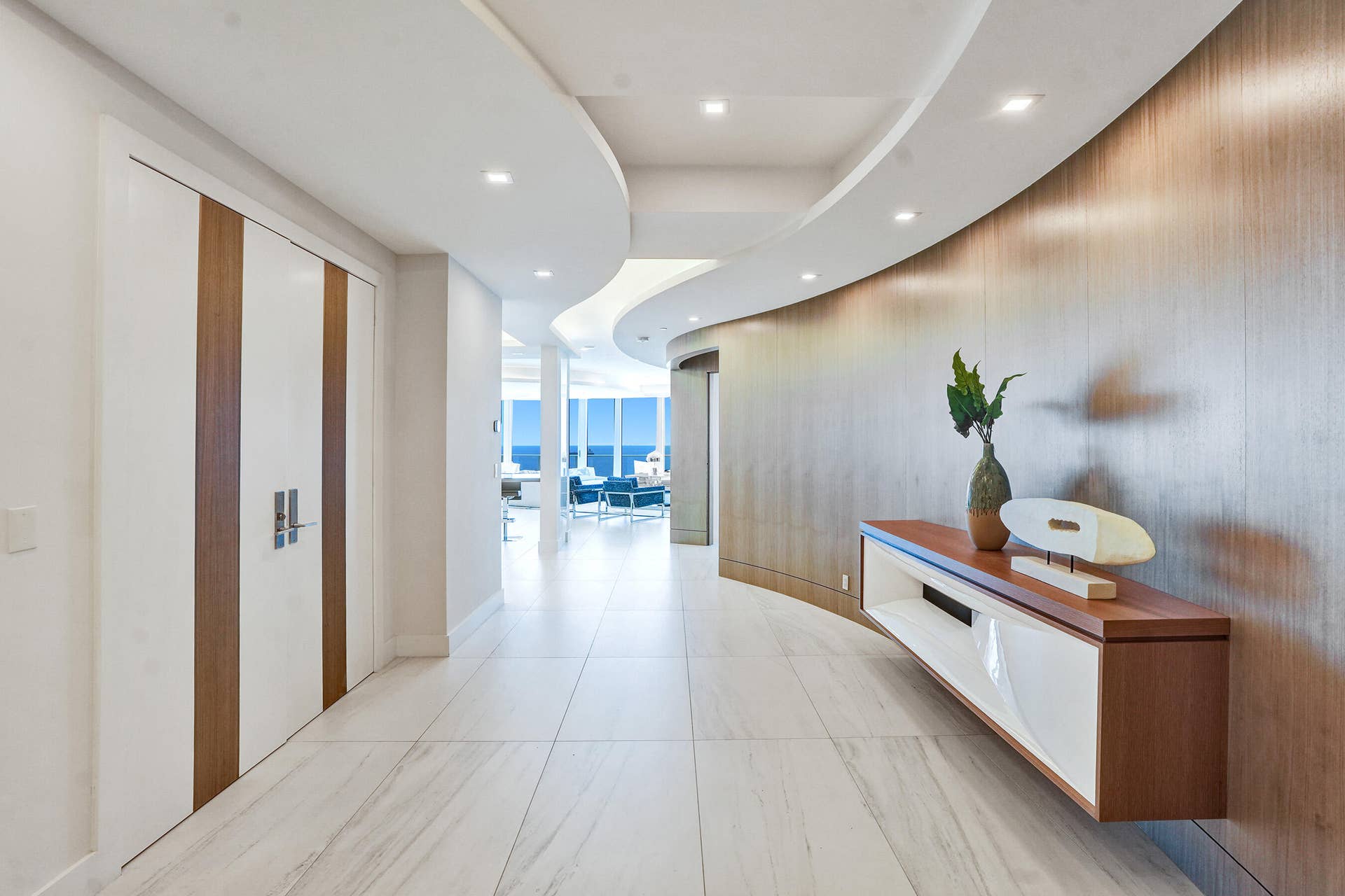701 N Fort Lauderdale Beach Boulevard, #A1, Fort Lauderdale, FL 33304 DSC04301