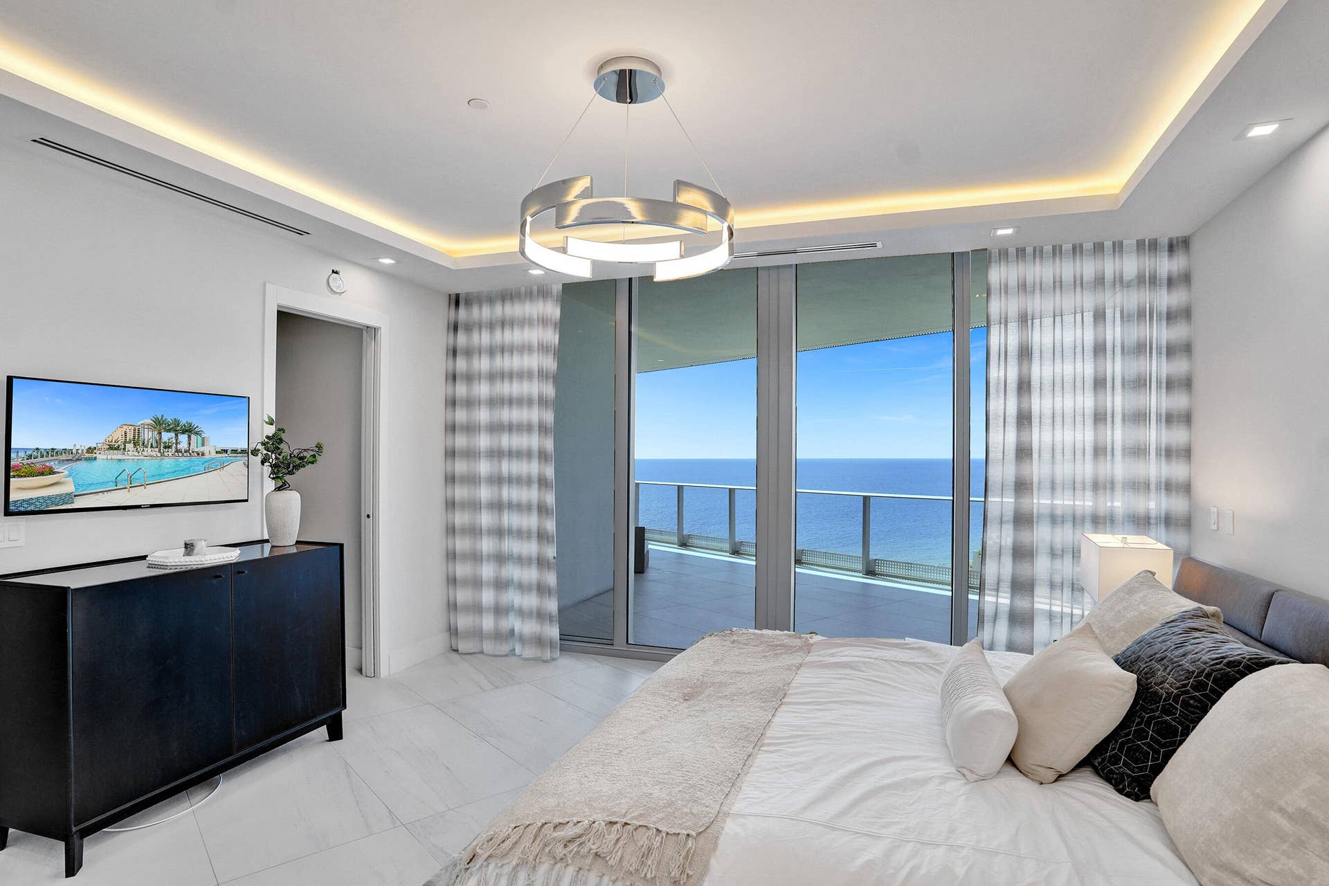 701 N Fort Lauderdale Beach Boulevard, #A1, Fort Lauderdale, FL 33304 DSC04247