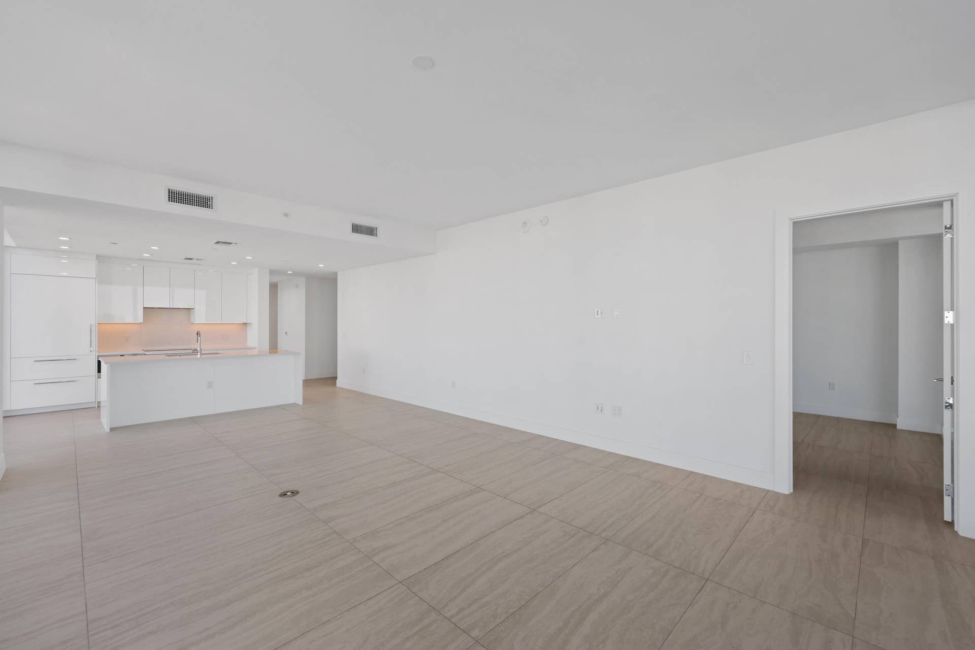 151 N Seabreeze Boulevard, #903, Fort Lauderdale, FL 33304 Large Open Living Space