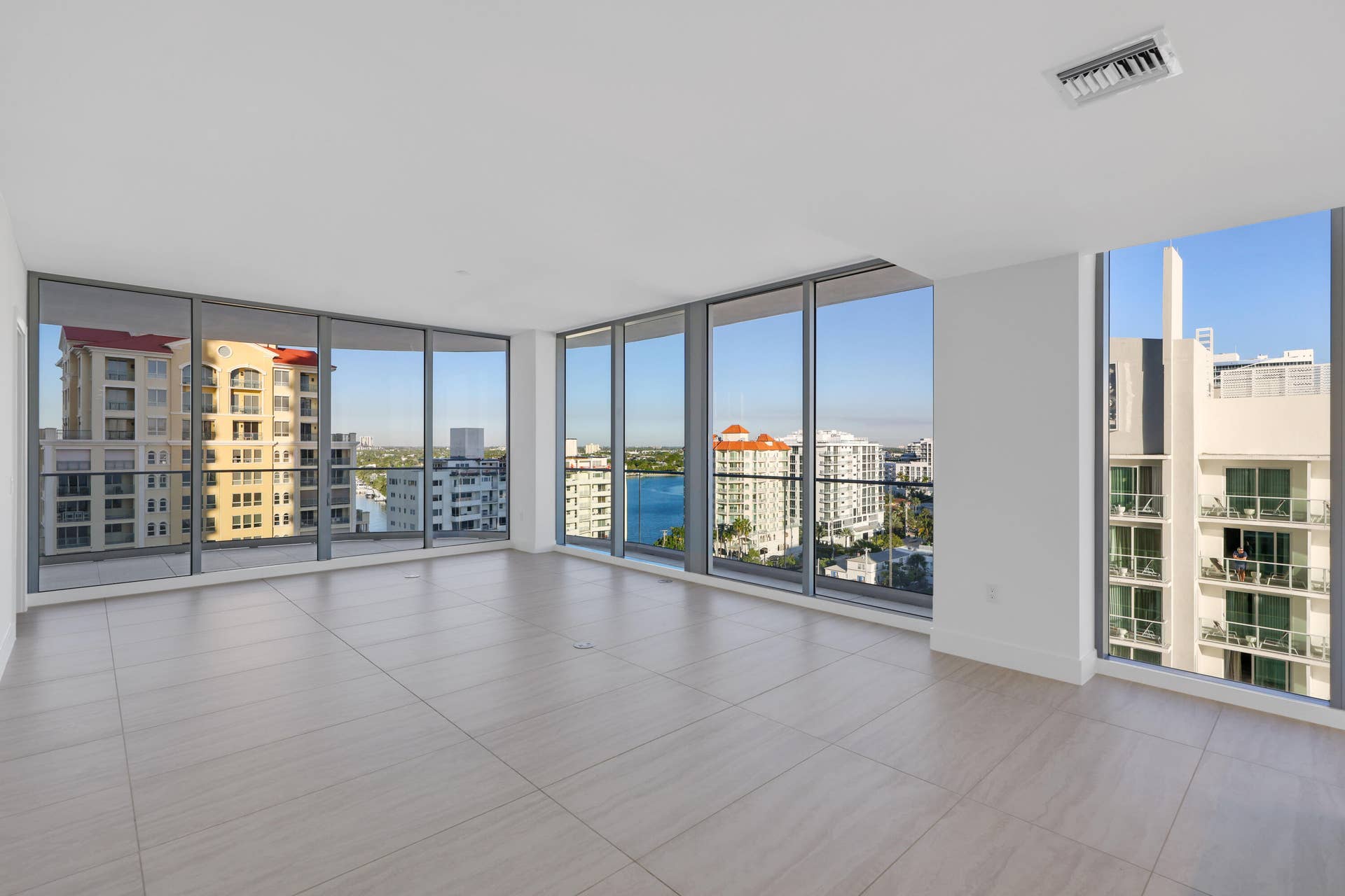 151 N Seabreeze Boulevard, #903, Fort Lauderdale, FL 33304 Large Open Living Space