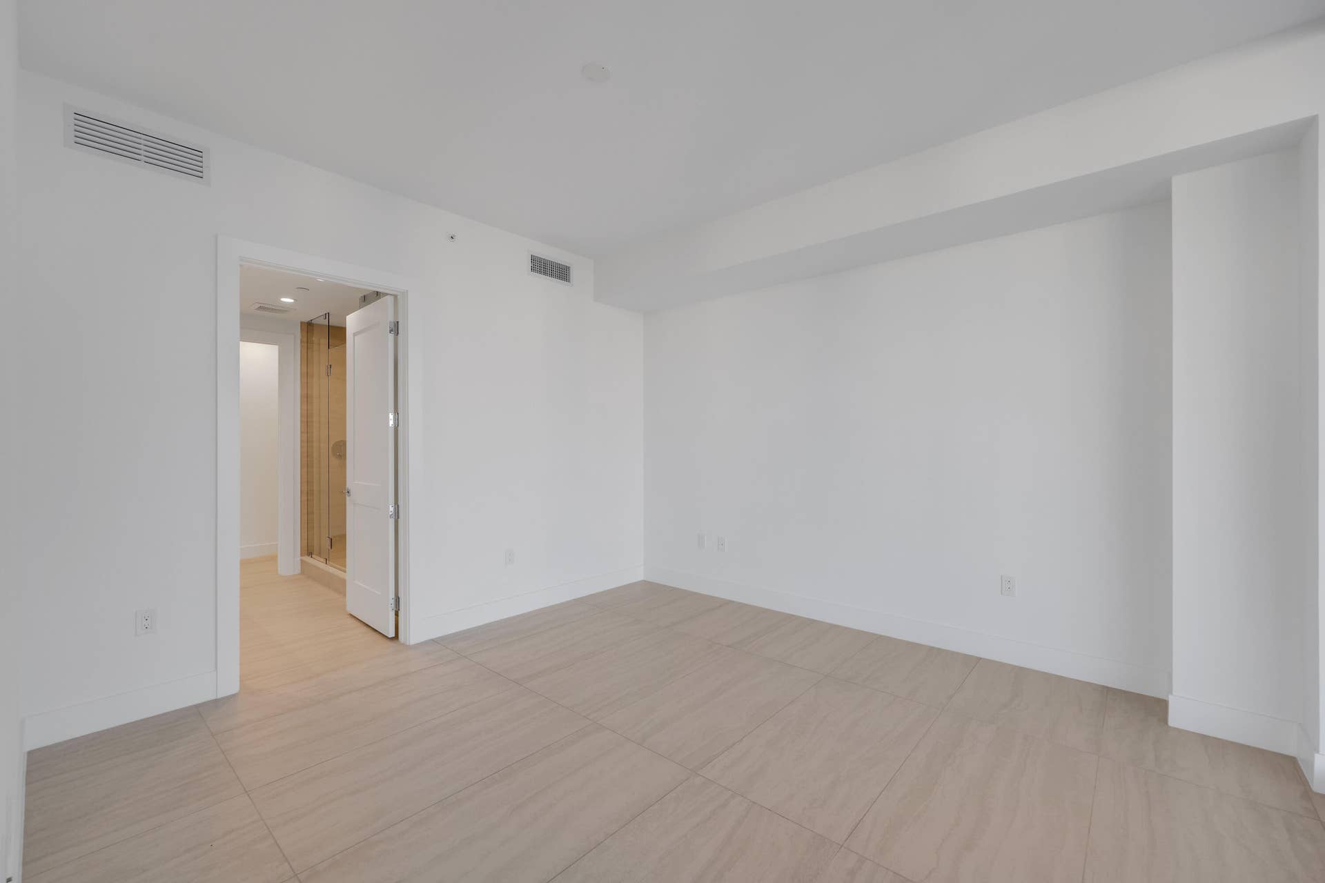 151 N Seabreeze Boulevard, #903, Fort Lauderdale, FL 33304 Primary Bedroom