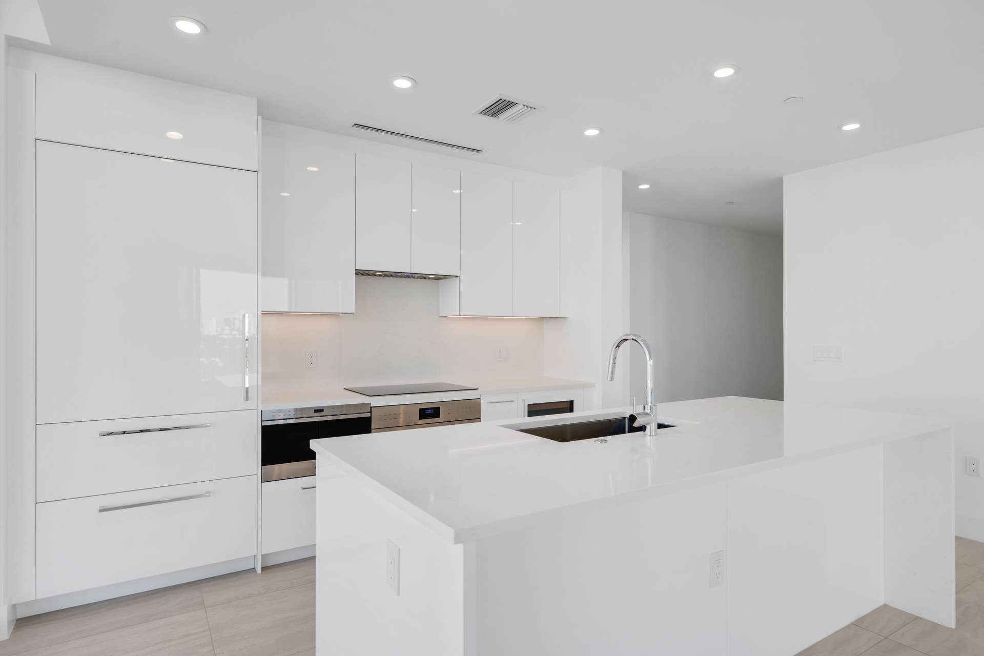 151 N Seabreeze Boulevard, #903, Fort Lauderdale, FL 33304 White on White Kitchen