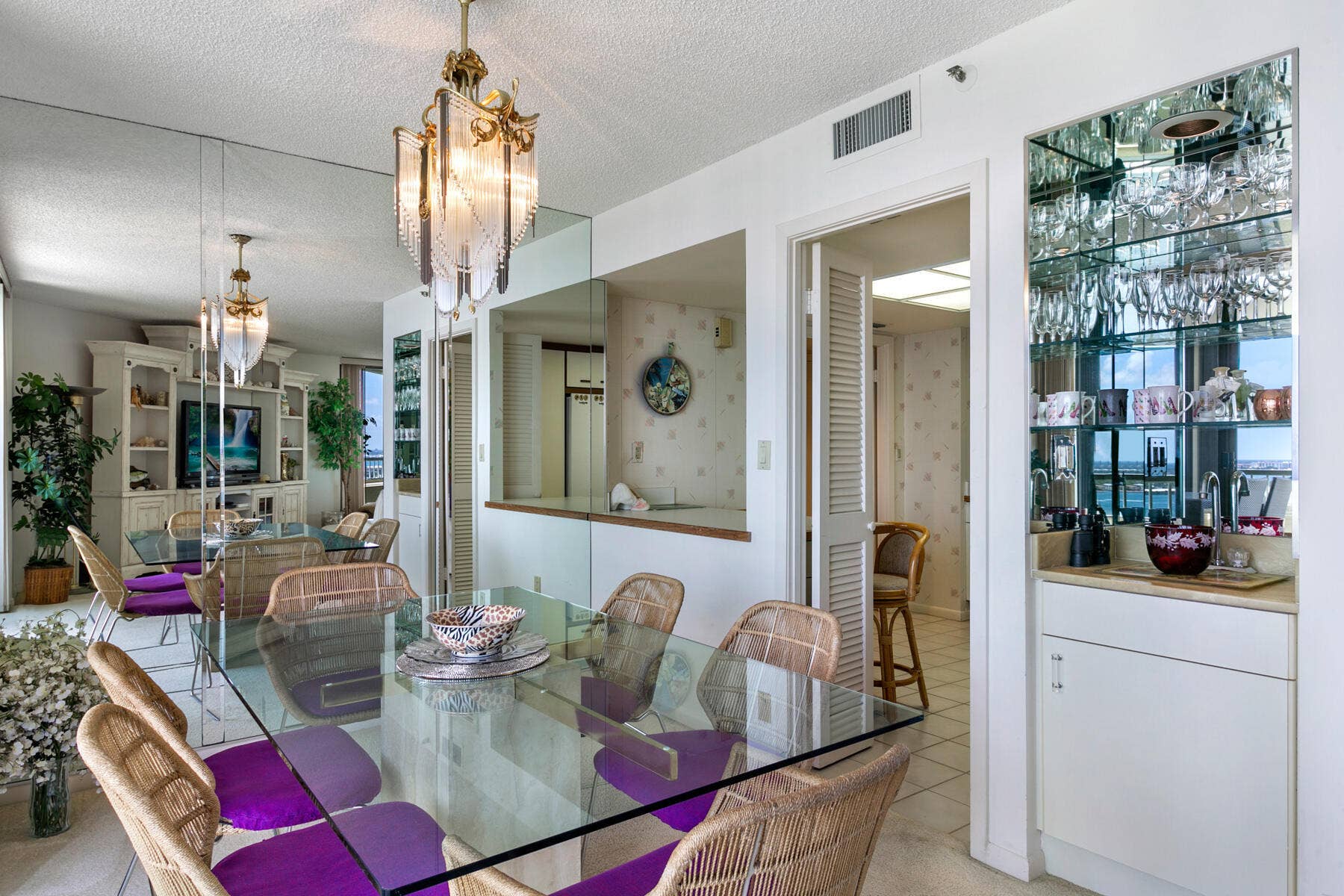 5070 N Ocean Drive, #23c, Riviera Beach, Singer Island, FL 33404 Dining + Bar + Kitchen_web.jpg tom