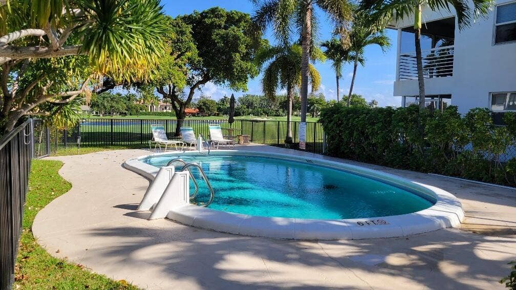 Pool a
