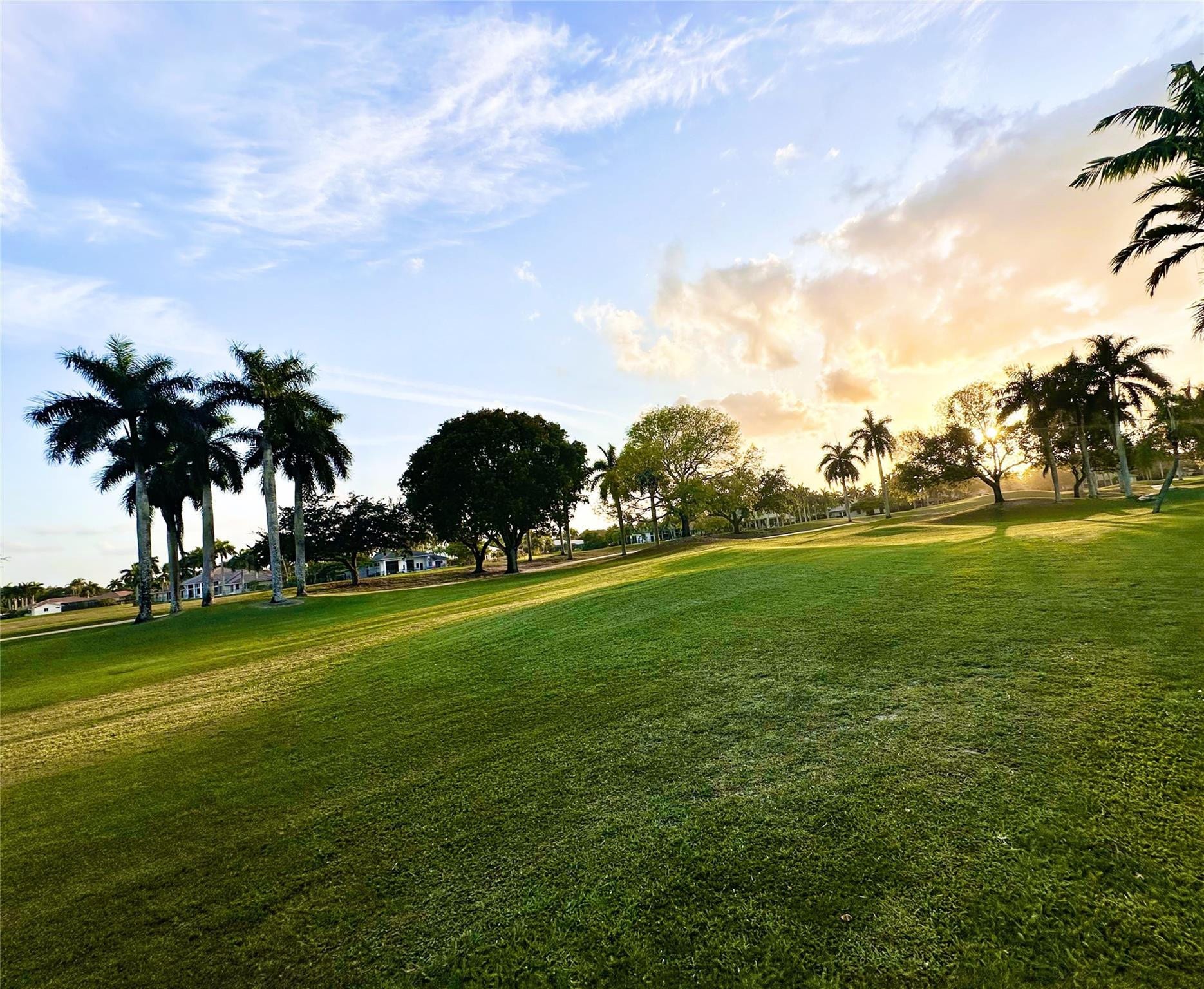 2491 Eagle Run Drive, Weston, FL 33327 Sunset views from the backyard!