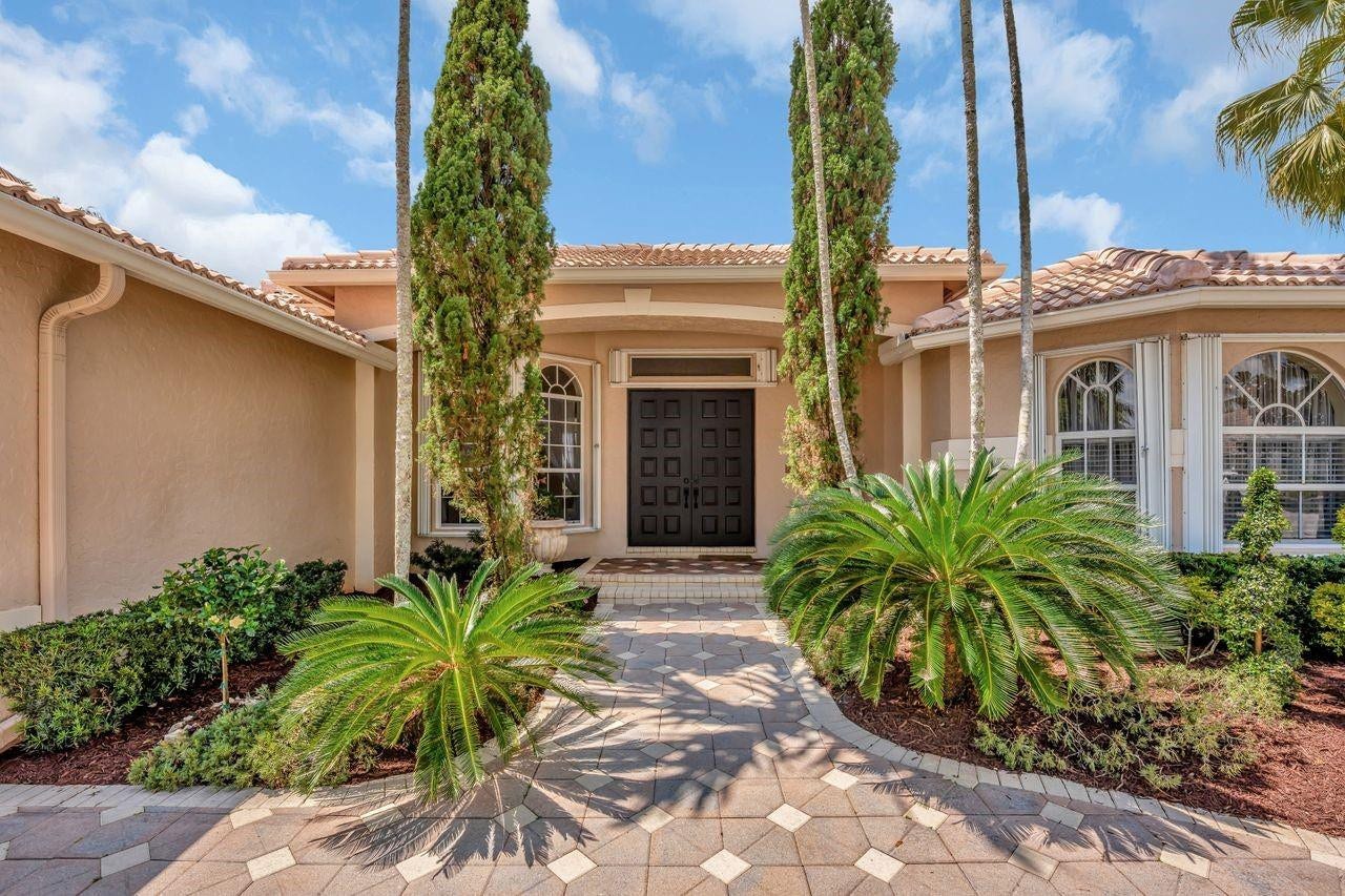 2491 Eagle Run Drive, Weston, FL 33327 Manicured landscaping to welcome you home.