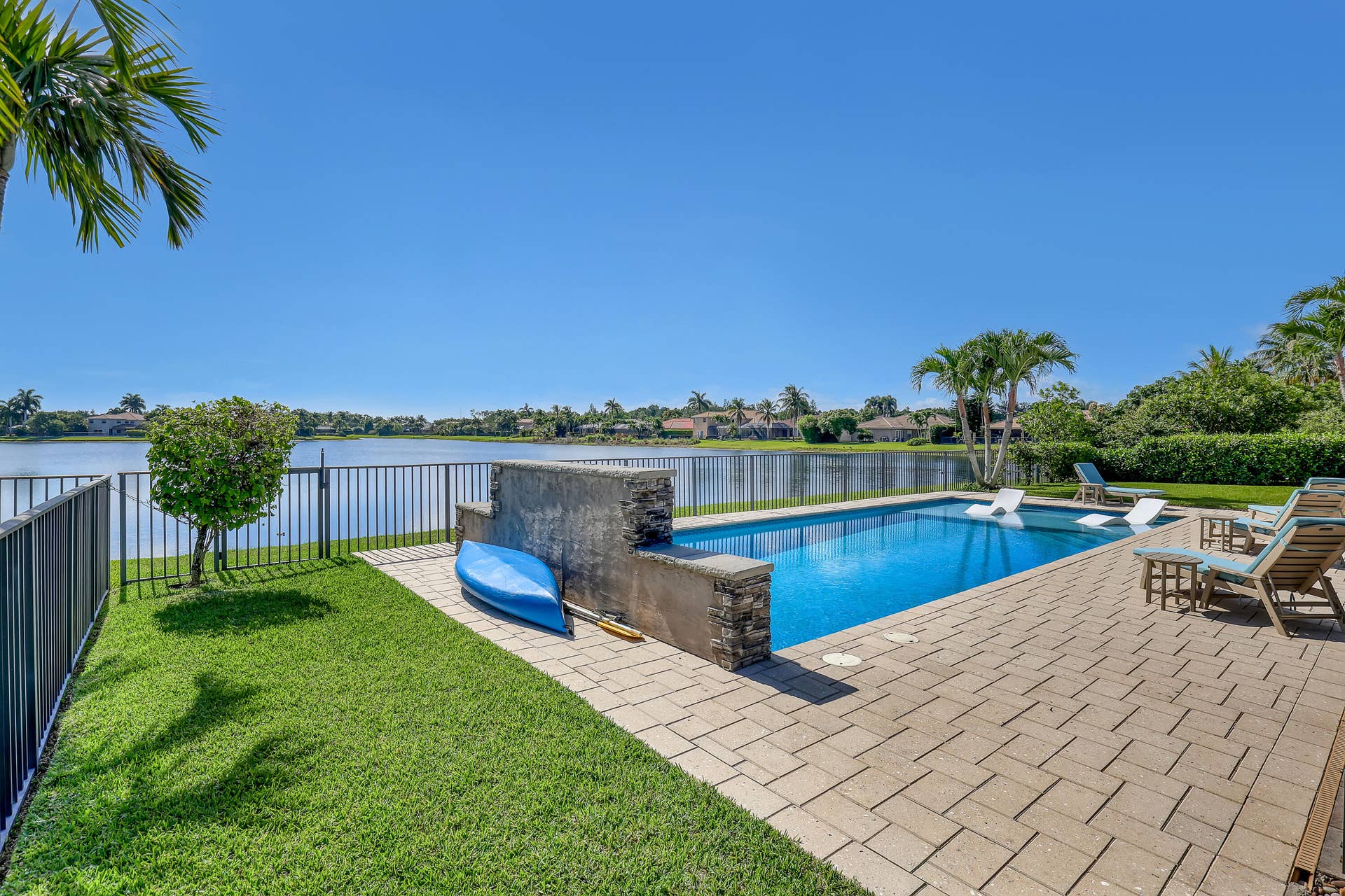 1436 Stonehaven Estates Drive, West Palm Beach, FL 33411 Pool overlooking lake