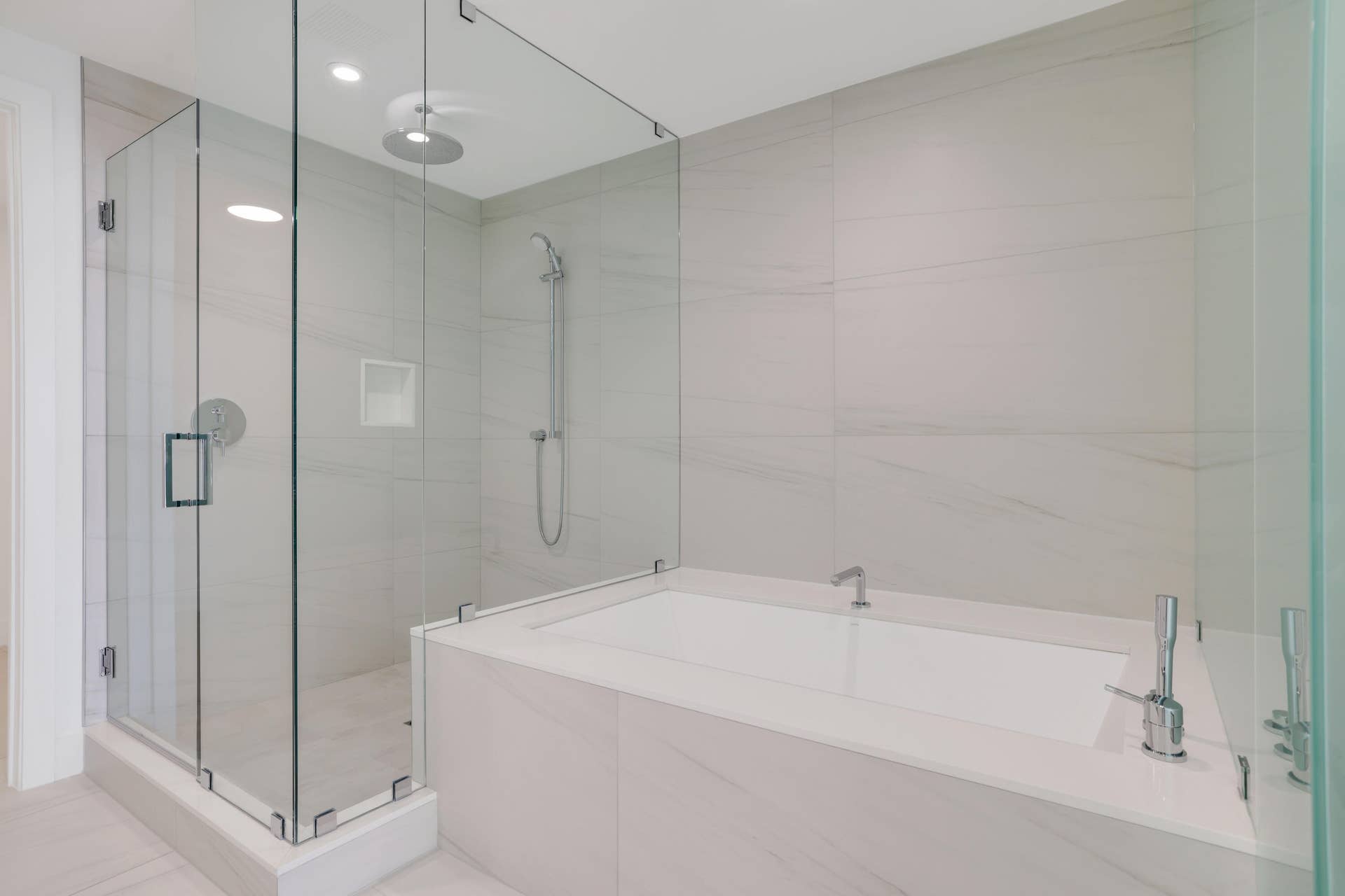 153 N Seabreeze Boulevard, #1001, Fort Lauderdale, FL 33304 Primary Bathroom