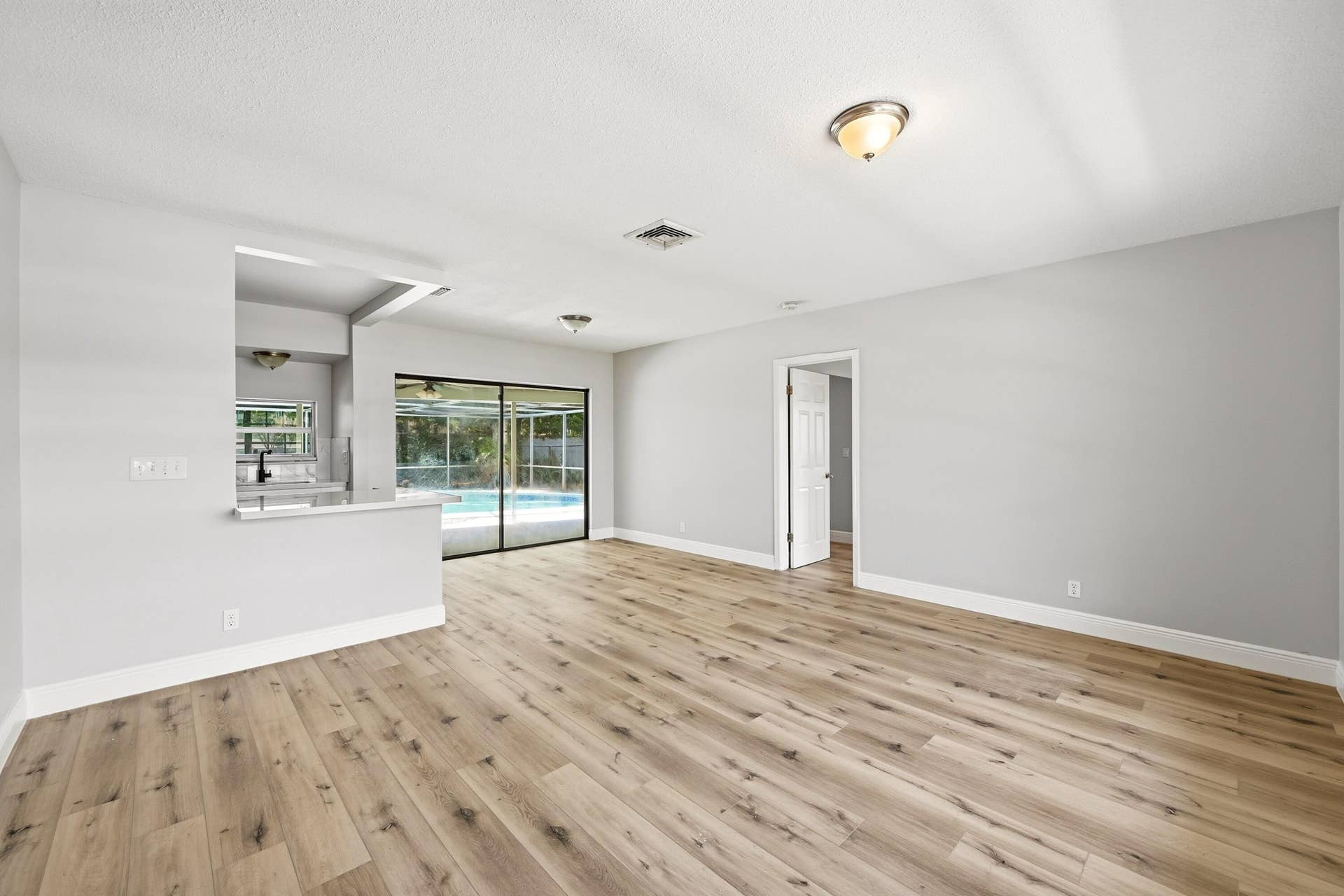 8-10 NE 9th Avenue, Deerfield Beach, FL 33441 07_stl_9974