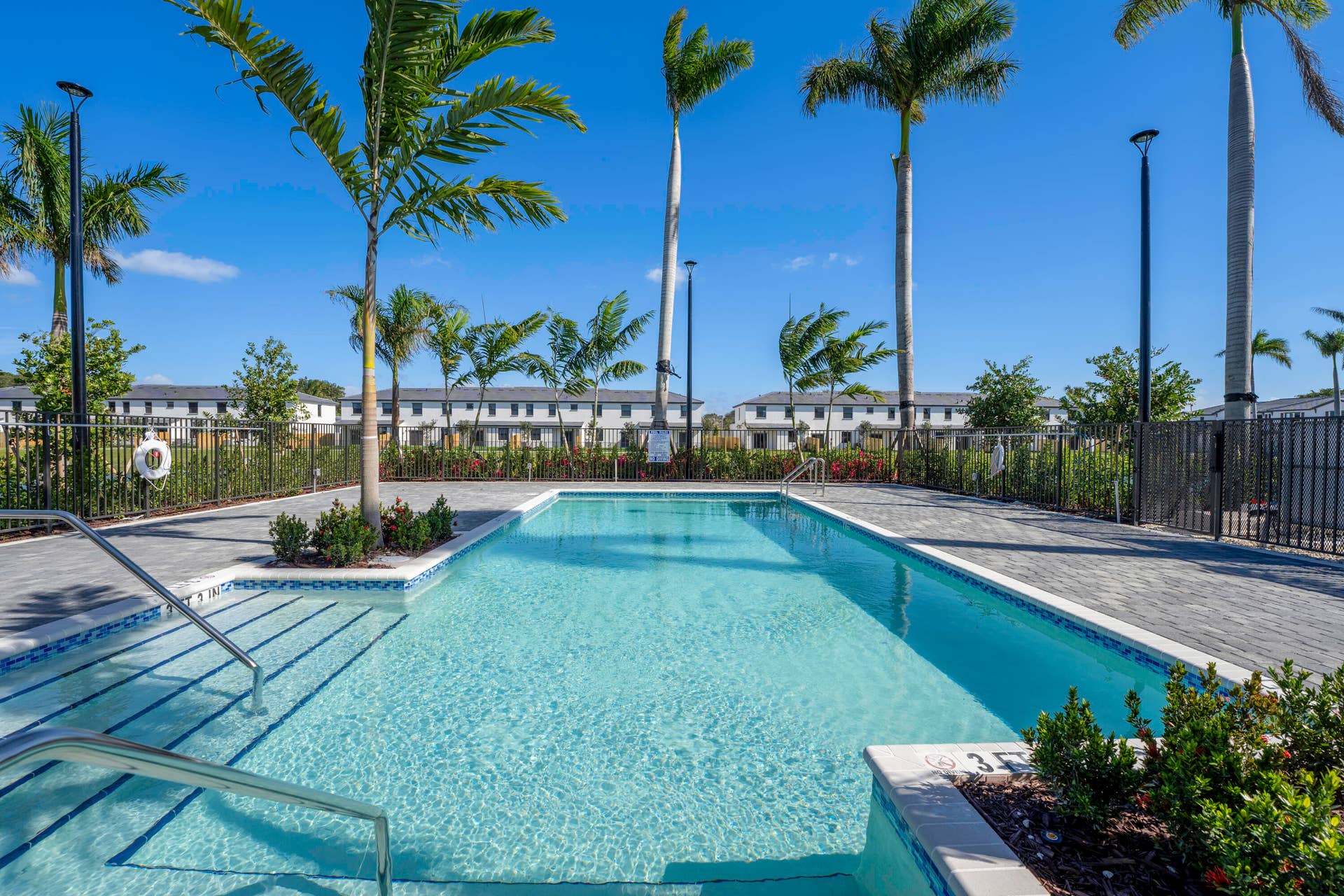 5838 Park Place, #3058, Dania Beach, FL 33312 Club House Pool