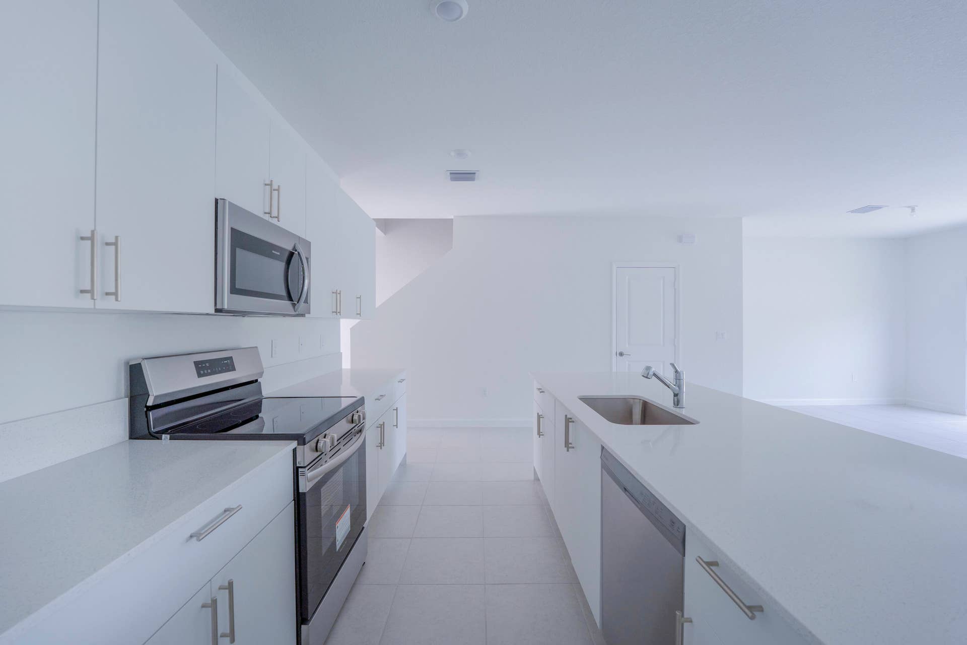 5838 Park Place, #3058, Dania Beach, FL 33312 Kitchen