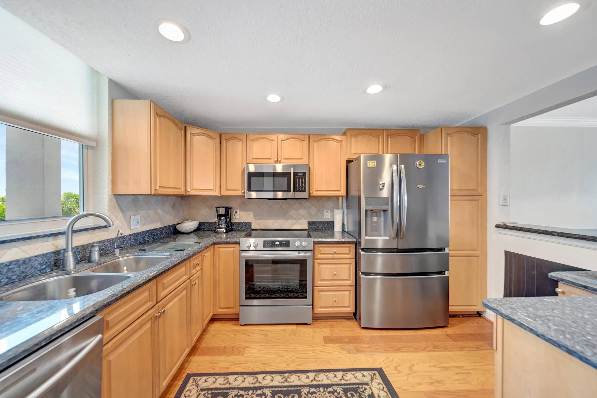 3100 NE 49 Street, #403, Fort Lauderdale, FL 33308 403 Kitchen