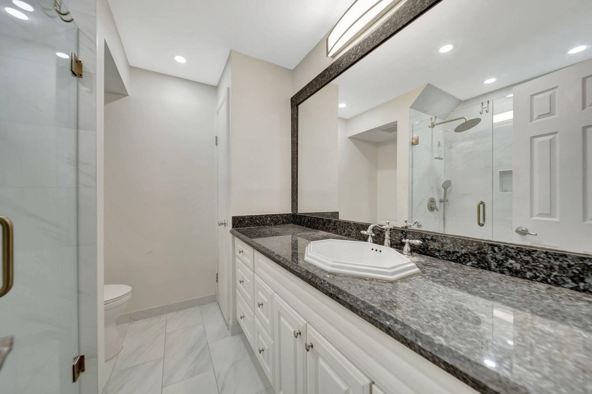3100 NE 49 Street, #403, Fort Lauderdale, FL 33308 403 Spare Bathroom