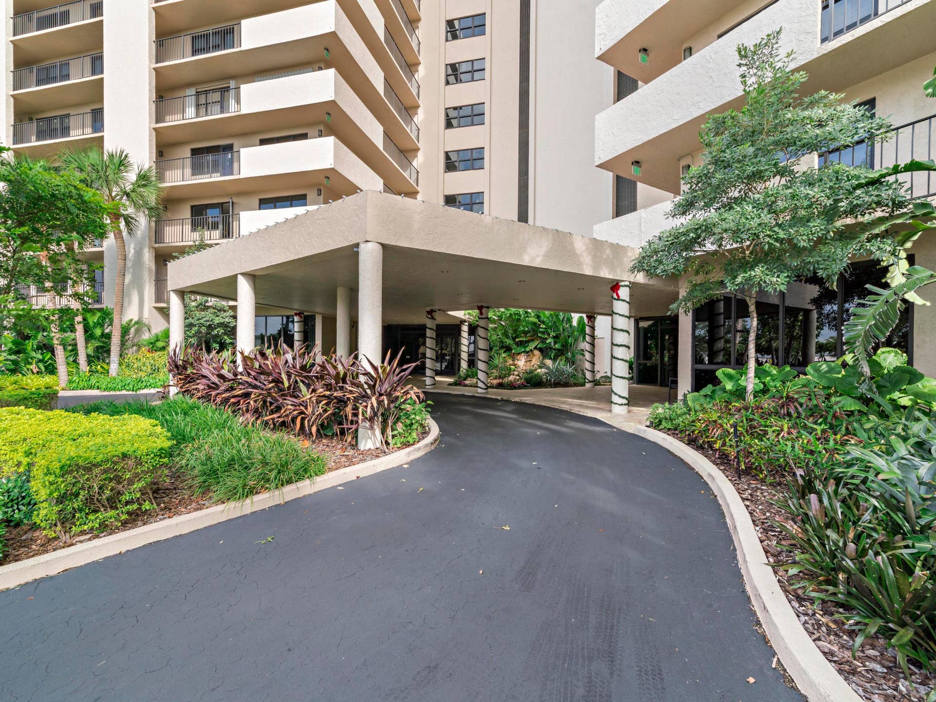 4900 N Ocean Boulevard, #416, Lauderdale-By-The-Sea, Lauderdale By The Sea, FL 33308 4900 N Ocean Blvd U804_01