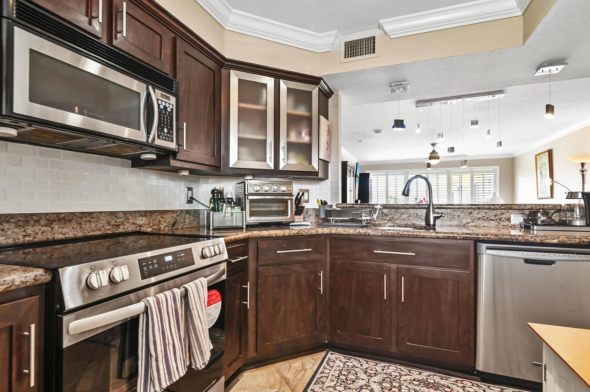 1501 E Broward Boulevard, #805, Fort Lauderdale, FL 33301 09 Kitchen 04