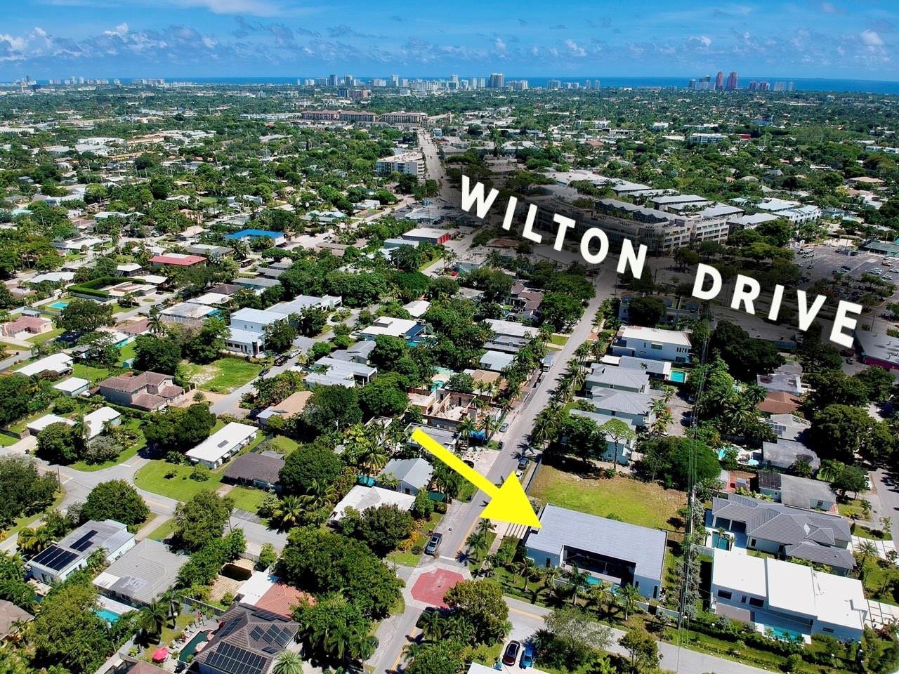 300 NE 21st Court, Wilton Manors, FL 33305 Photo 2