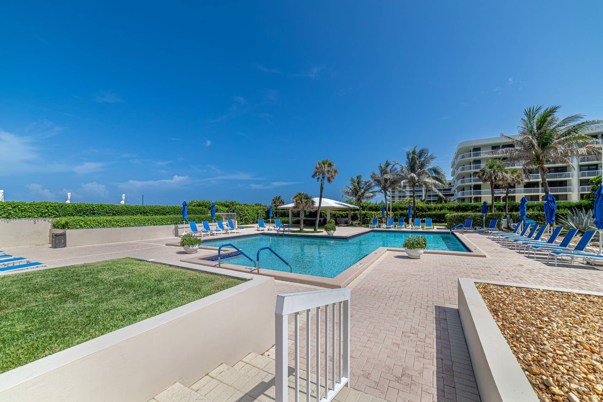 3250 S Ocean Boulevard, #507n, Palm Beach, FL 33480 Pool